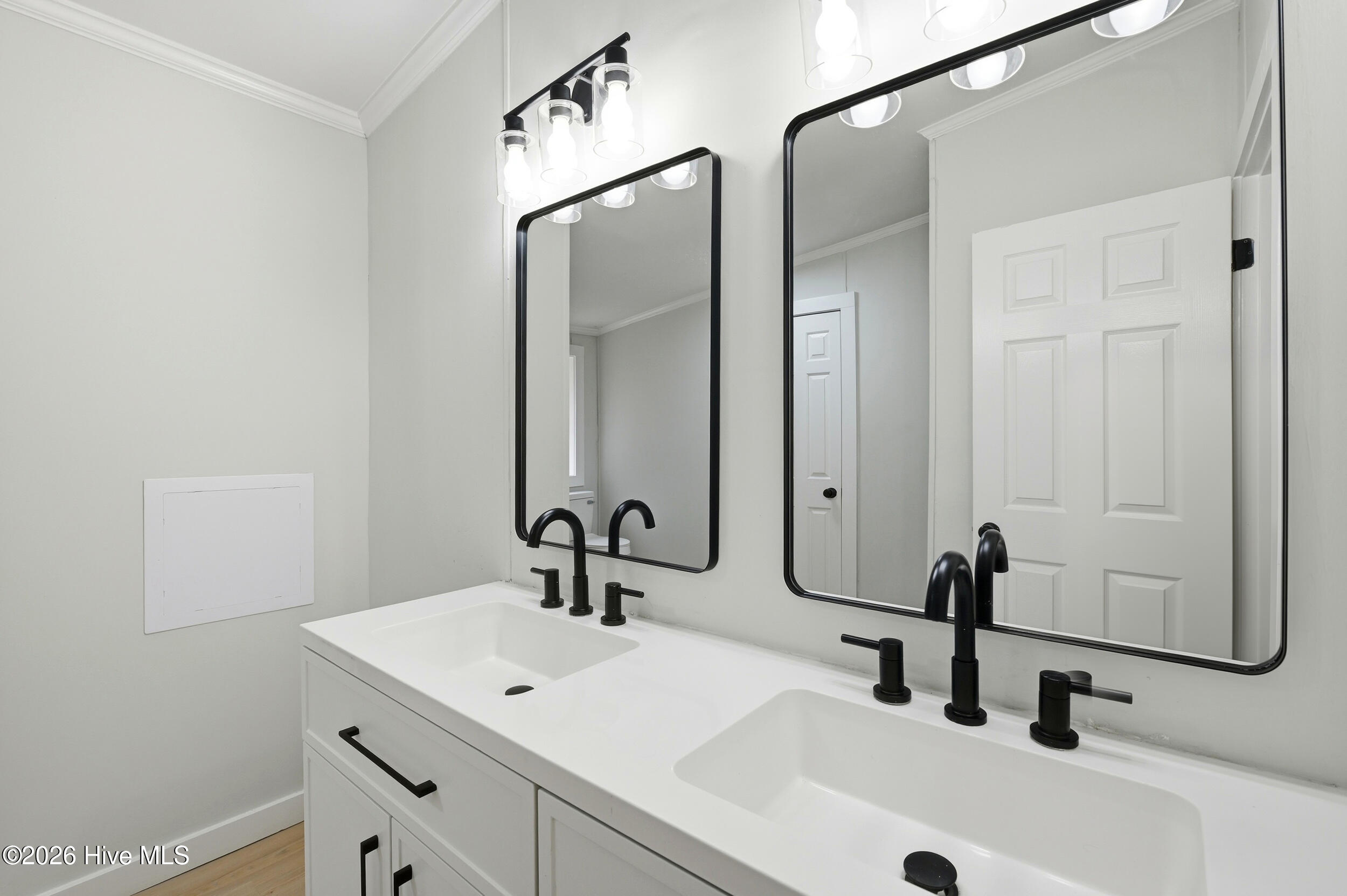 100552773 | Photo 19