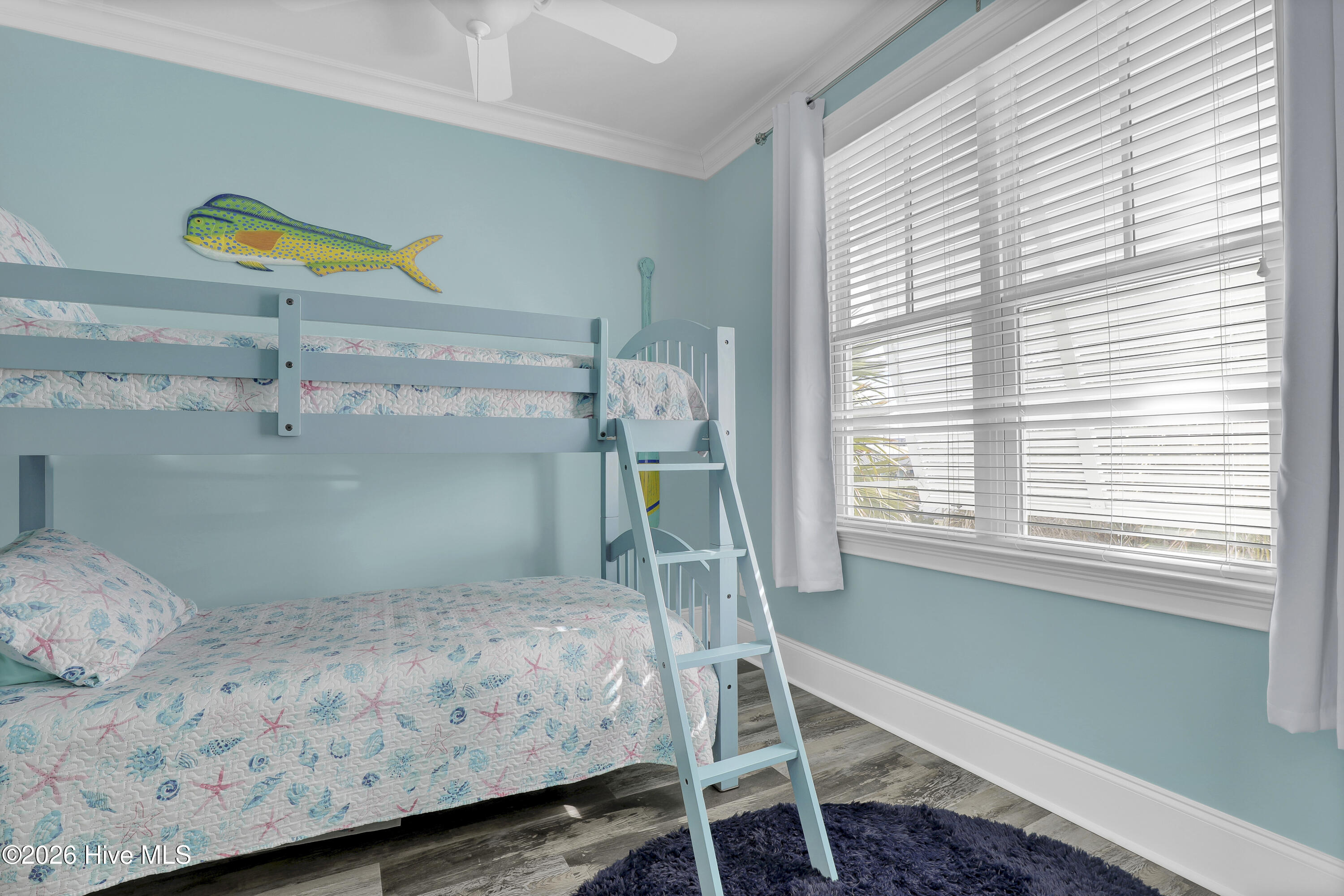 100548325 | Photo 22