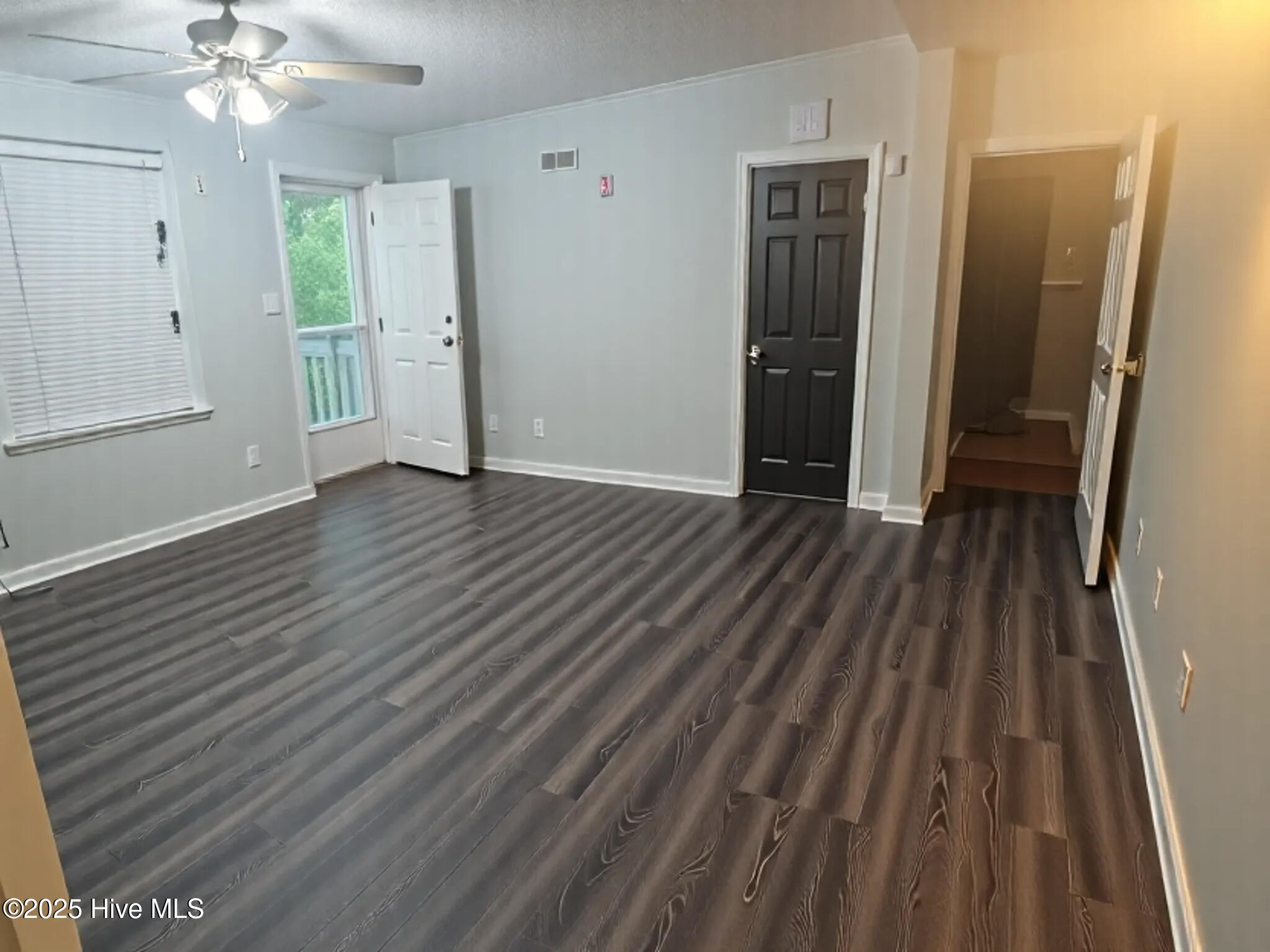 106 Summit Ridge Drive, Rocky Point, NC 28457 – photo 3: 106 Summit Living Room Empty