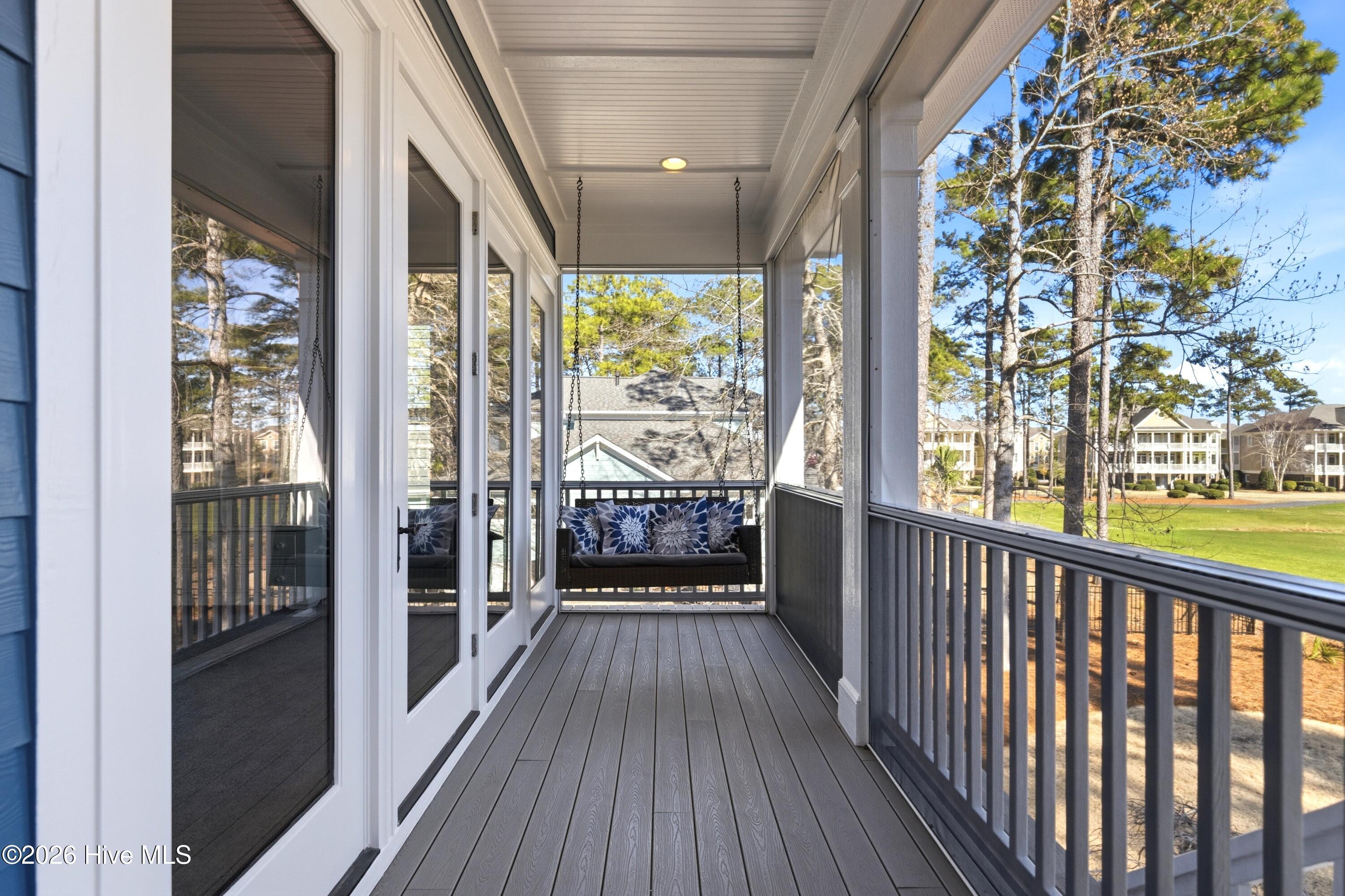 100556078 | Photo 30