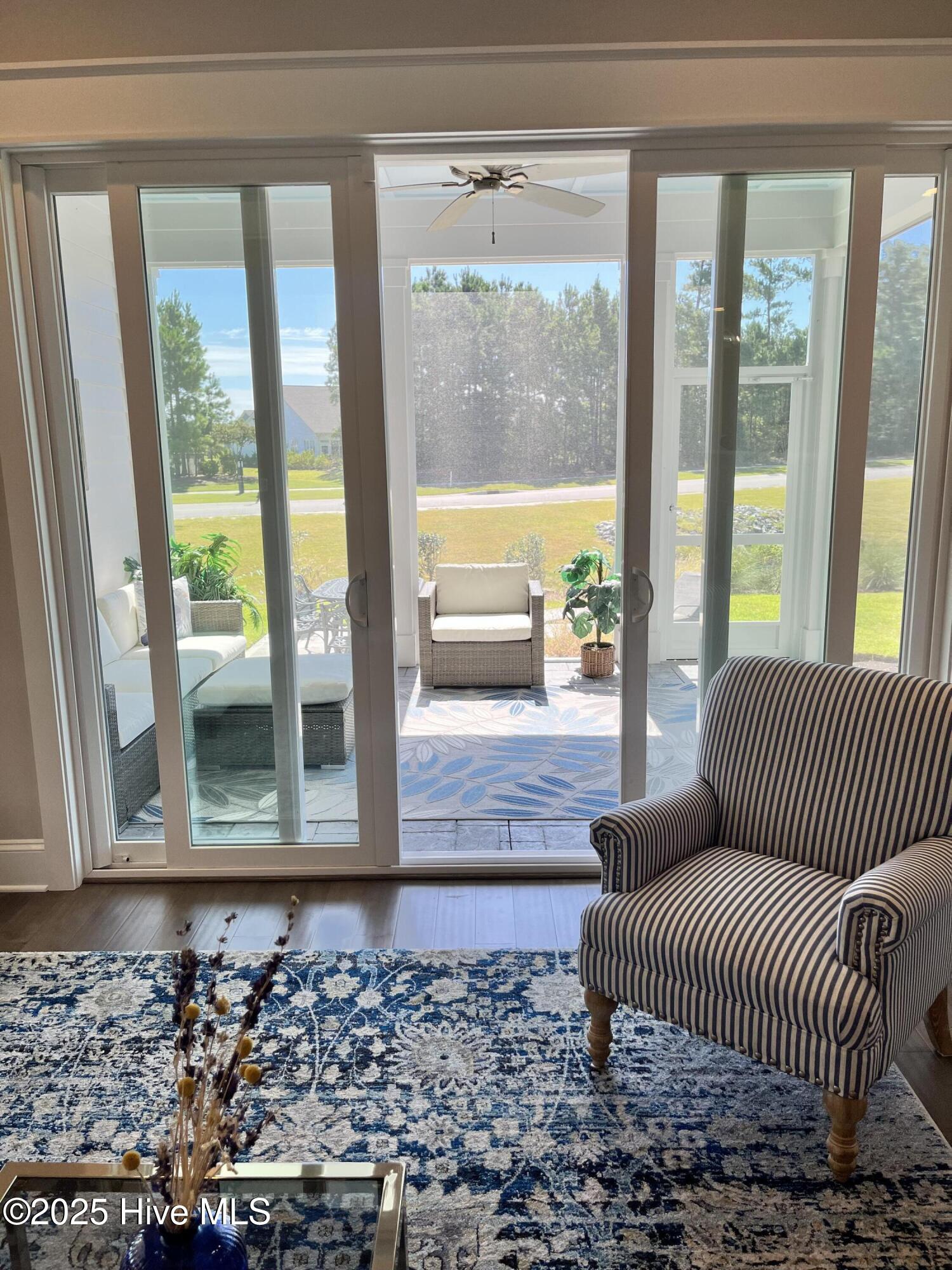 100478560 | Photo 26