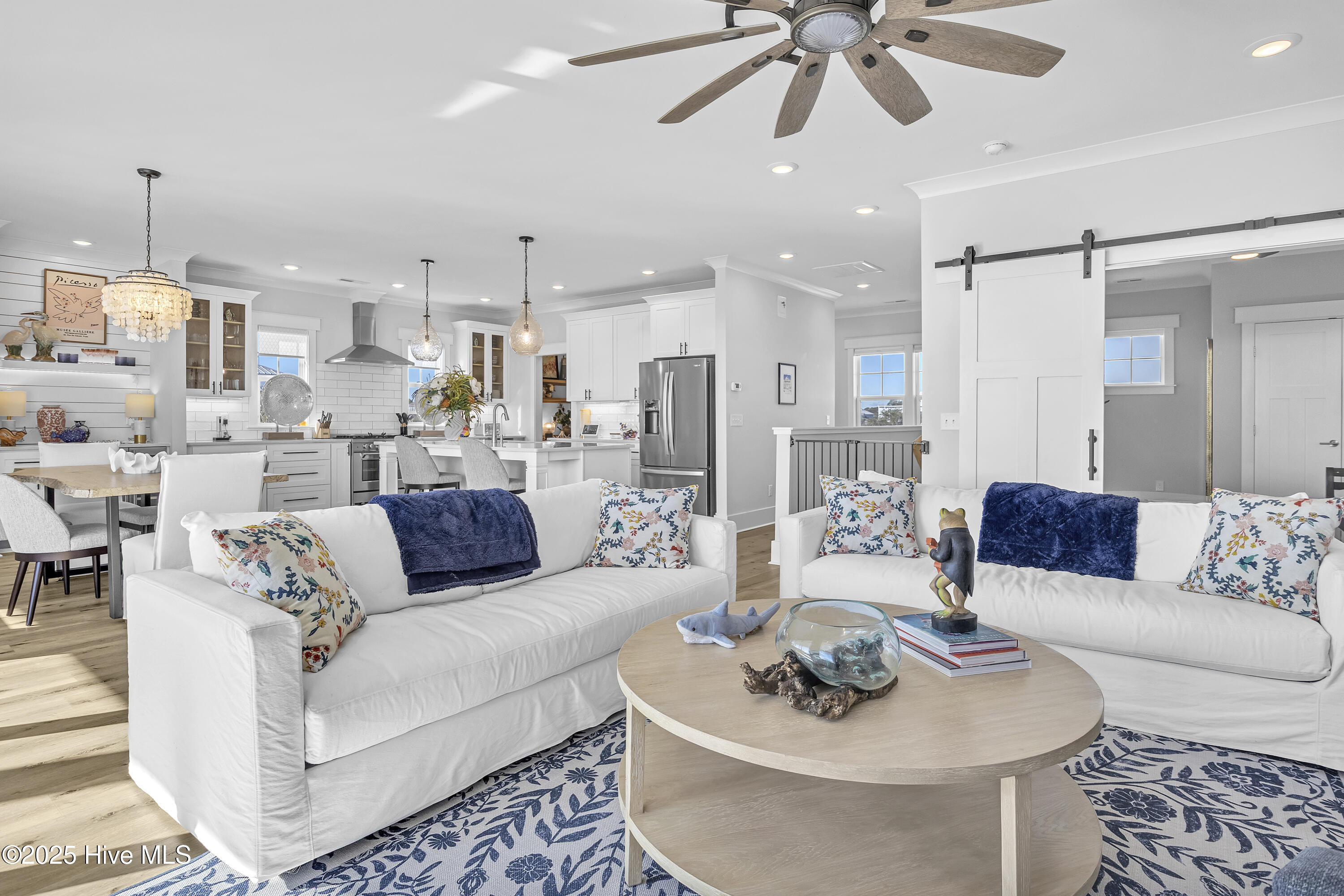 100540464 | Photo 13