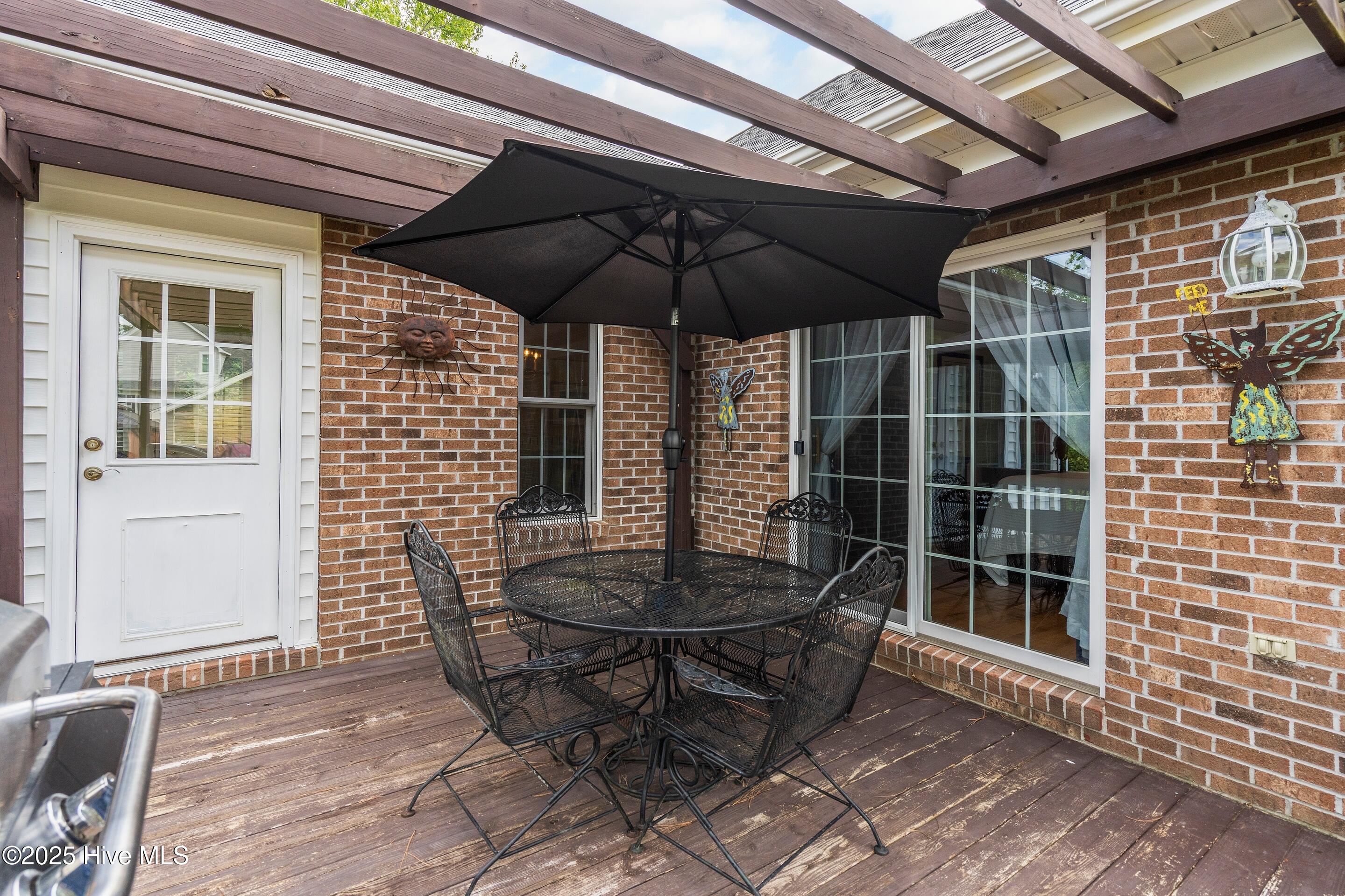 100530044 | Photo 45