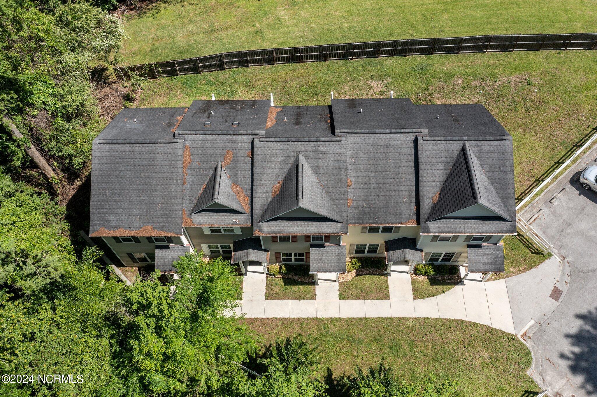 100565398 | Photo 17