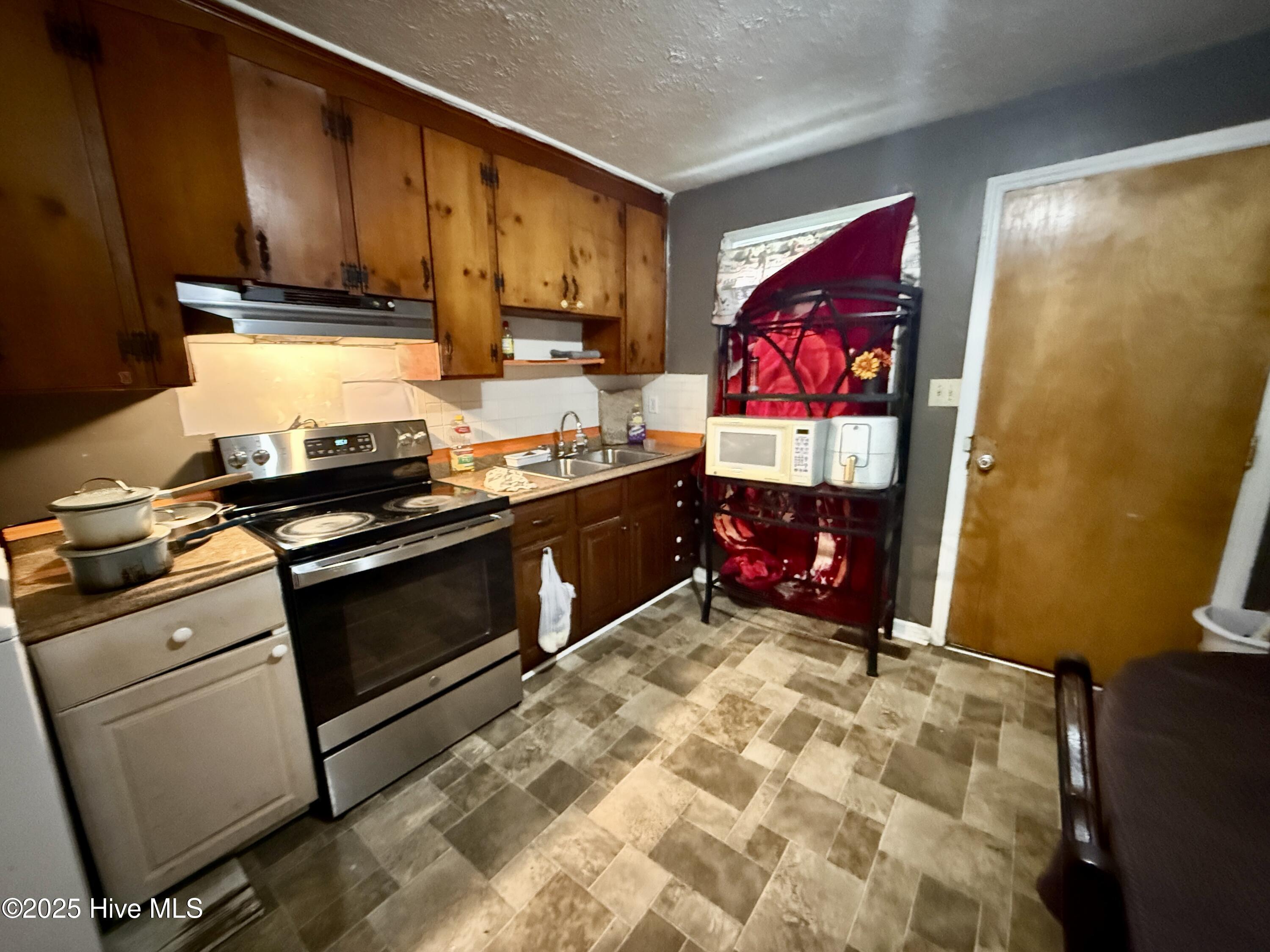 210 Calhoun Drive, Wilmington, NC 28412 – photo 3: IMG_6016
