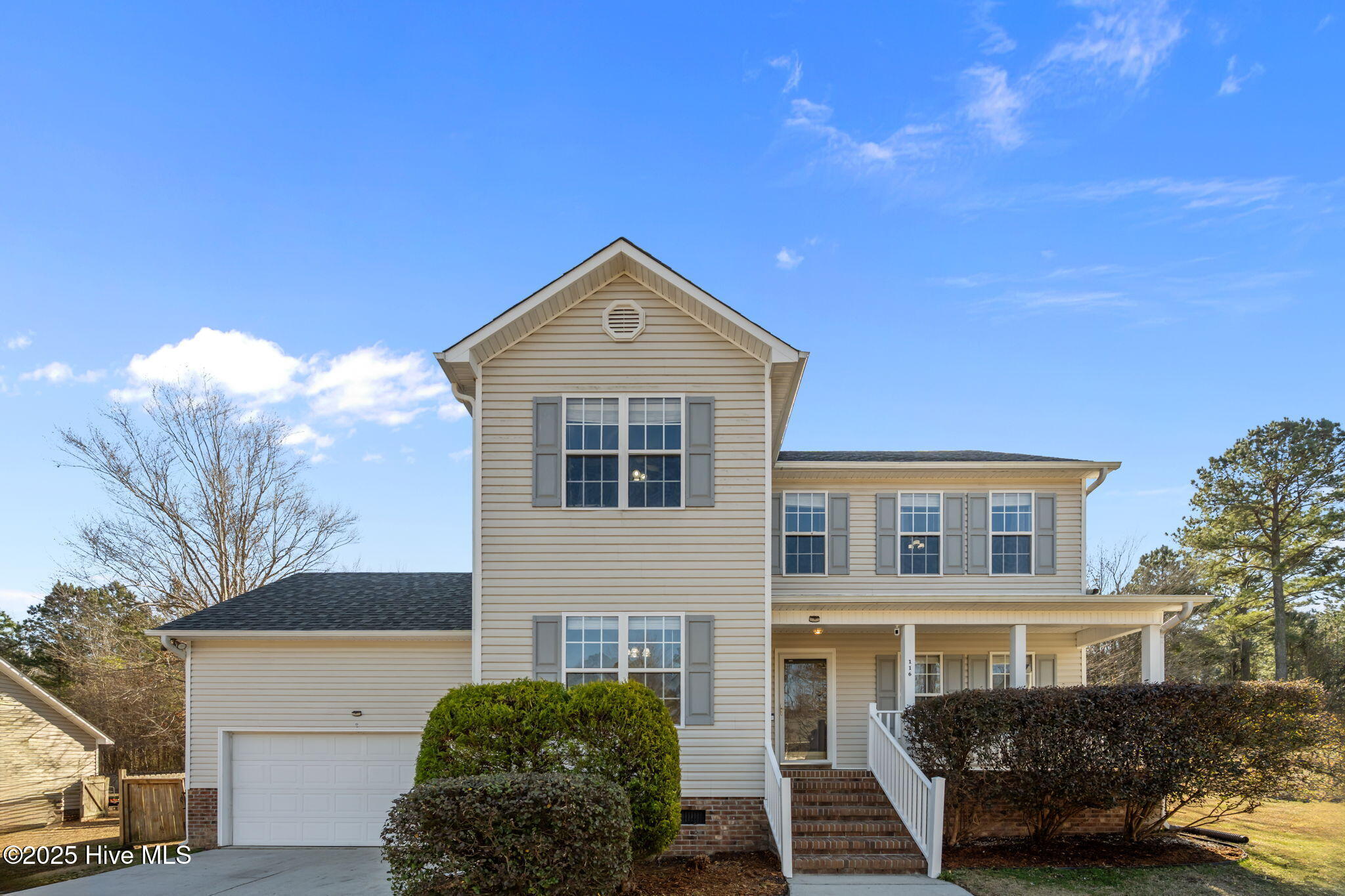 100545642 | Photo 51