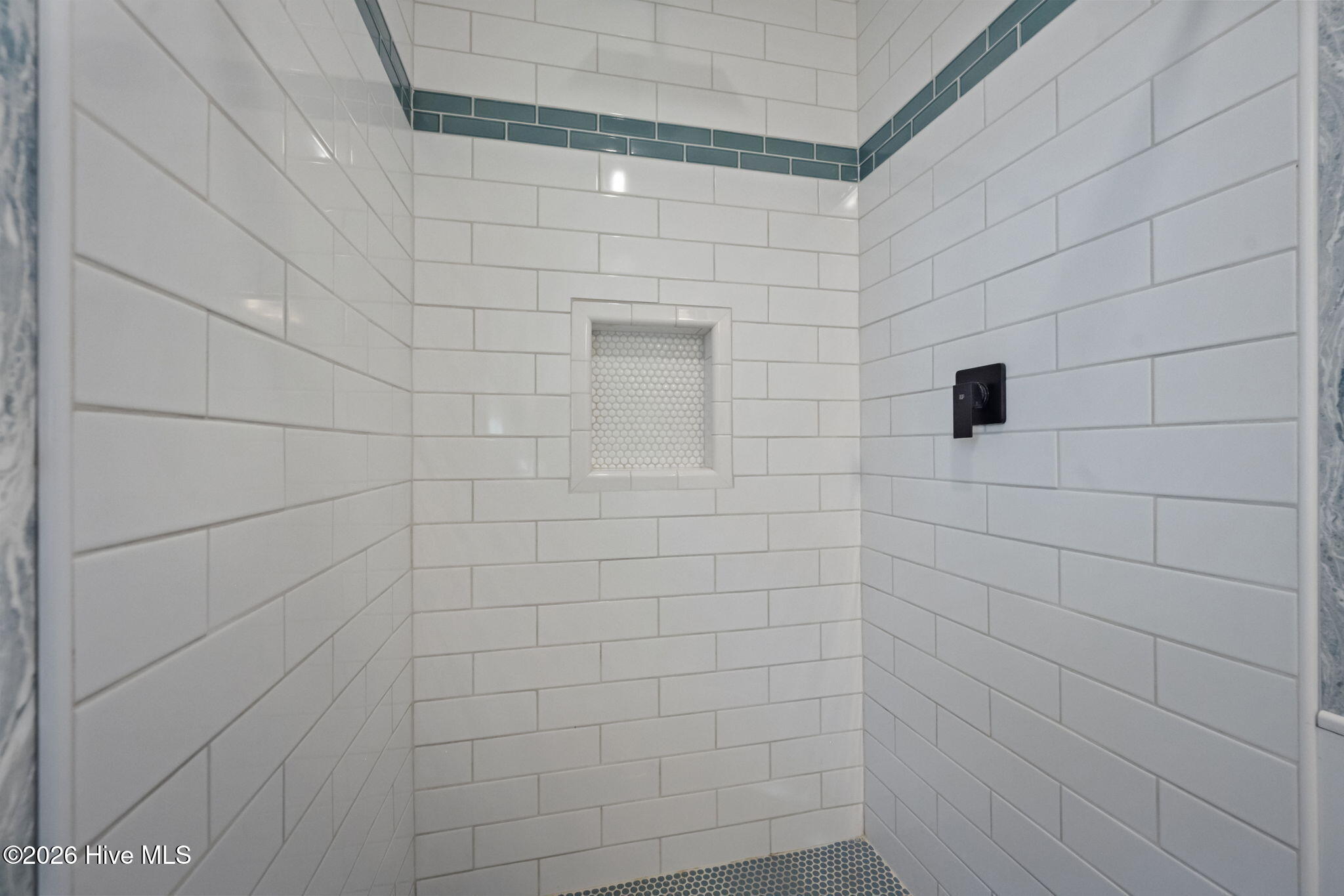 100547741 | Photo 31