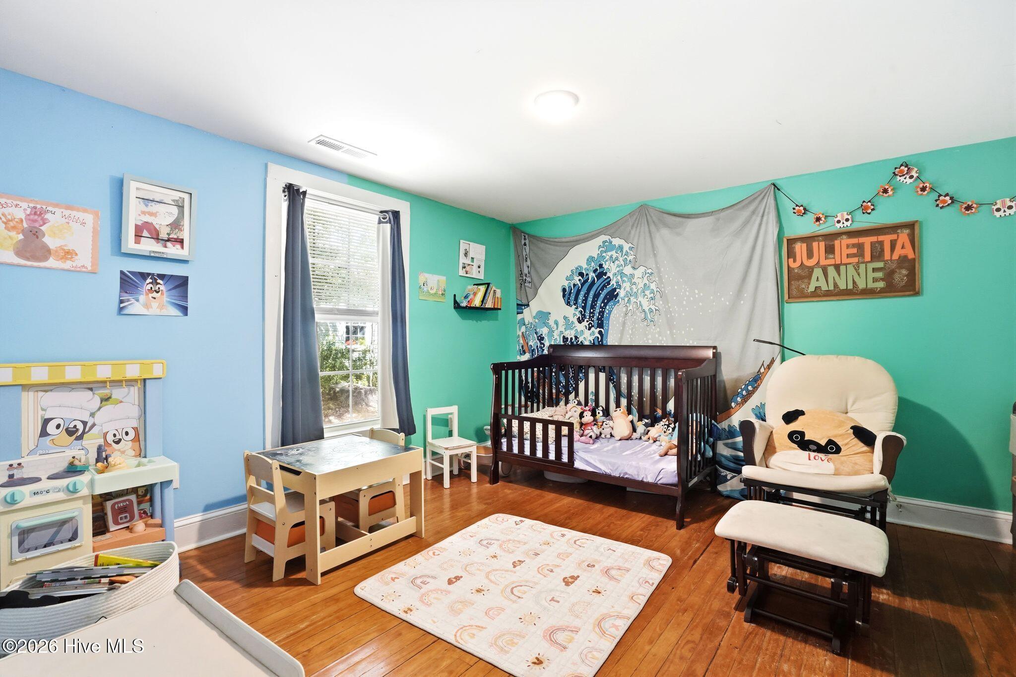 100564510 | Photo 41