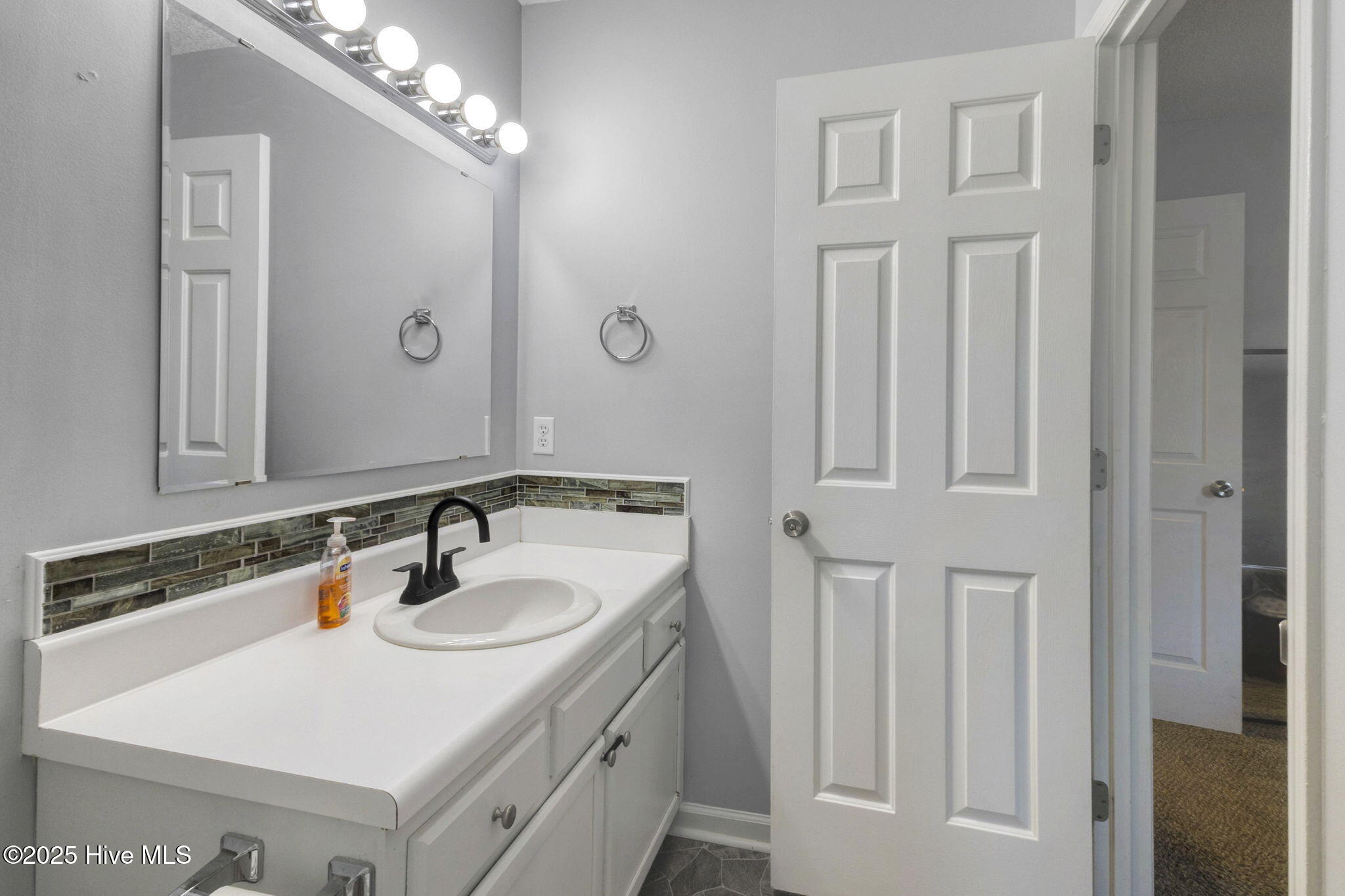 100539752 | Photo 23