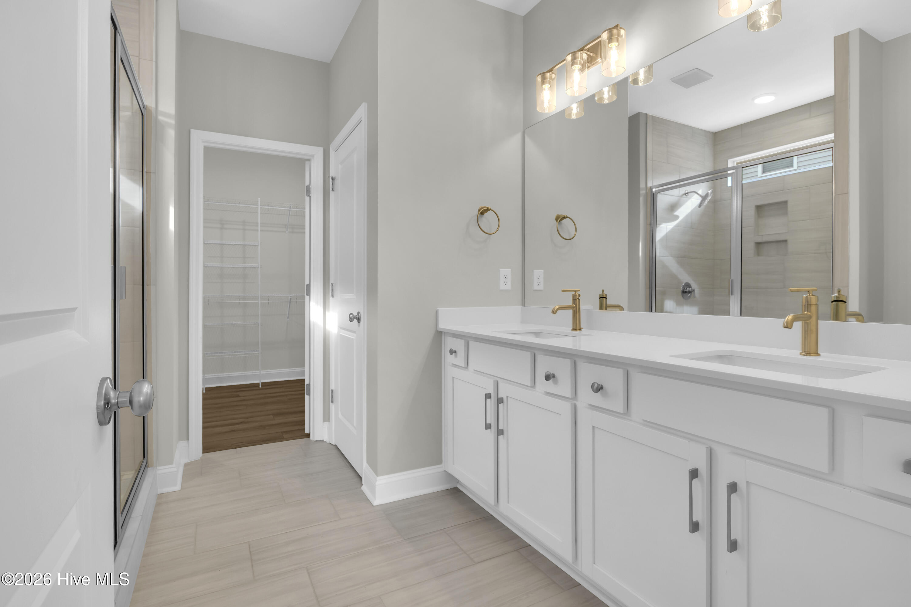 100552791 | Photo 33