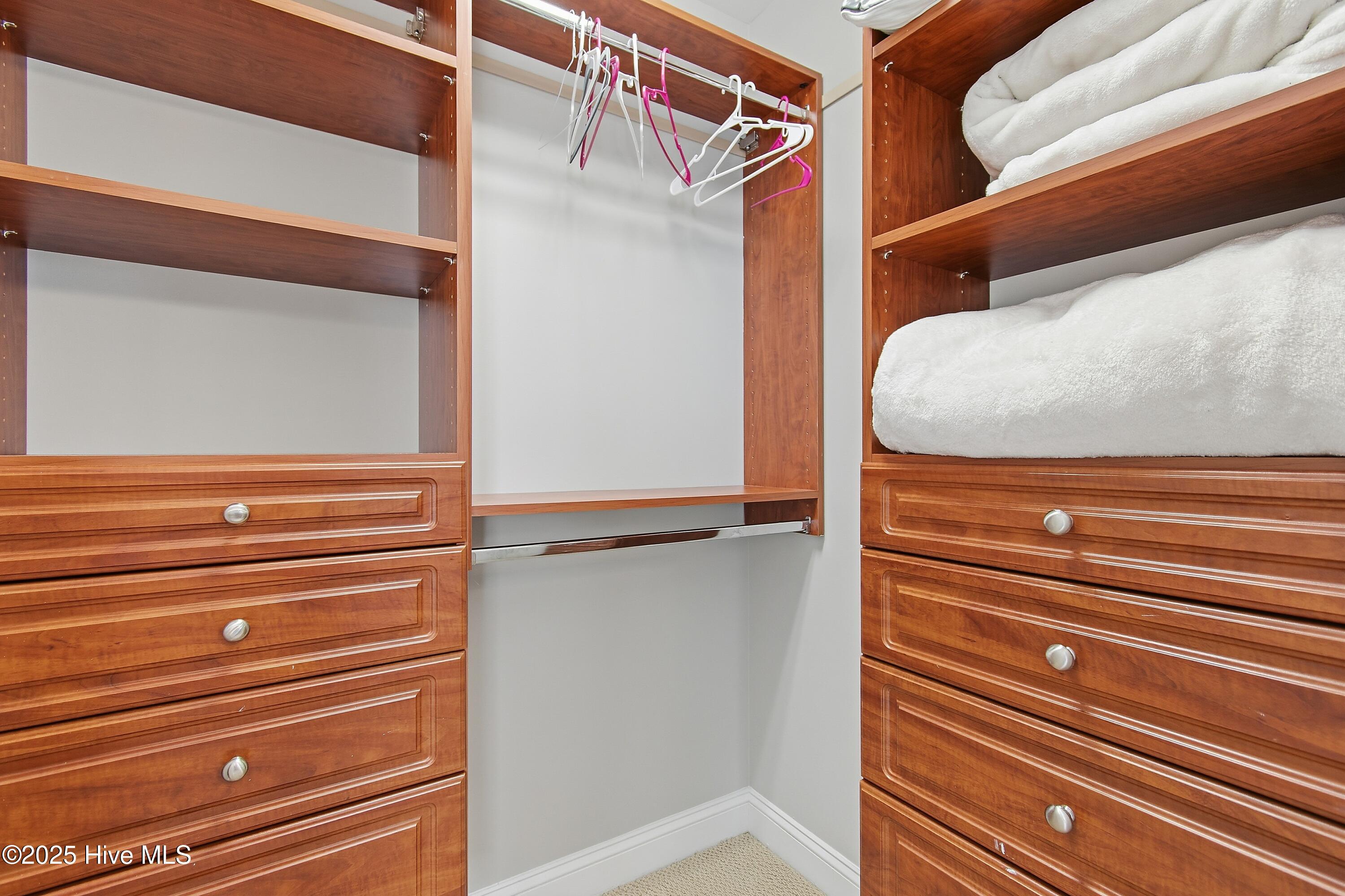 100541969 | Photo 54