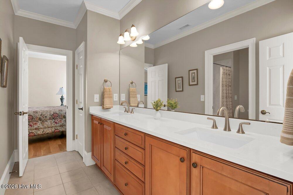 100555376 | Photo 44