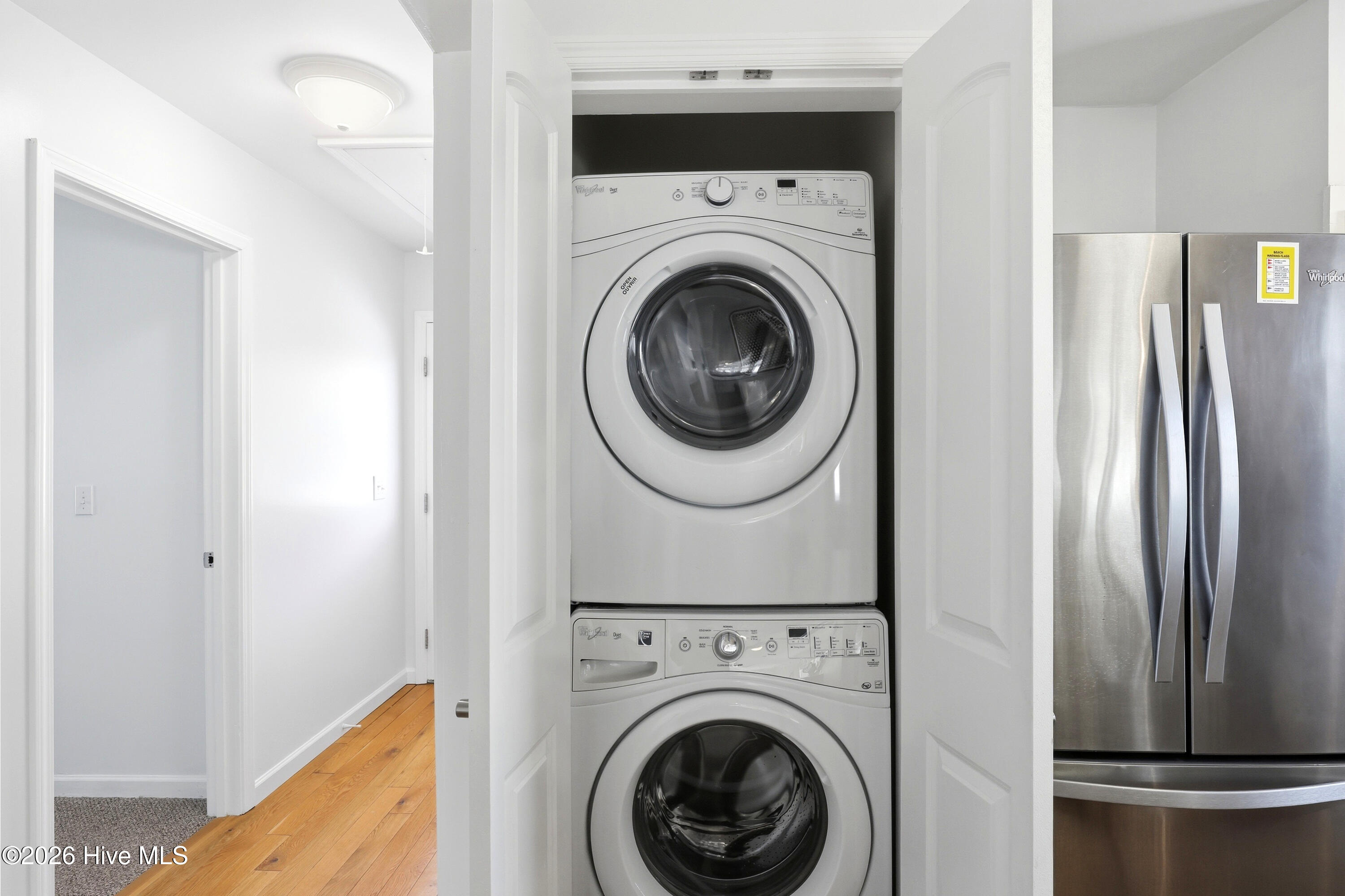 100569925 | Photo 11