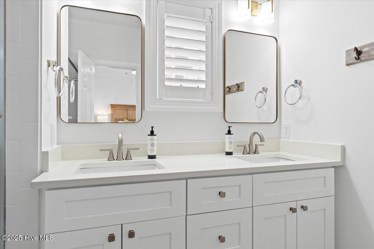 100540998 | Photo 22