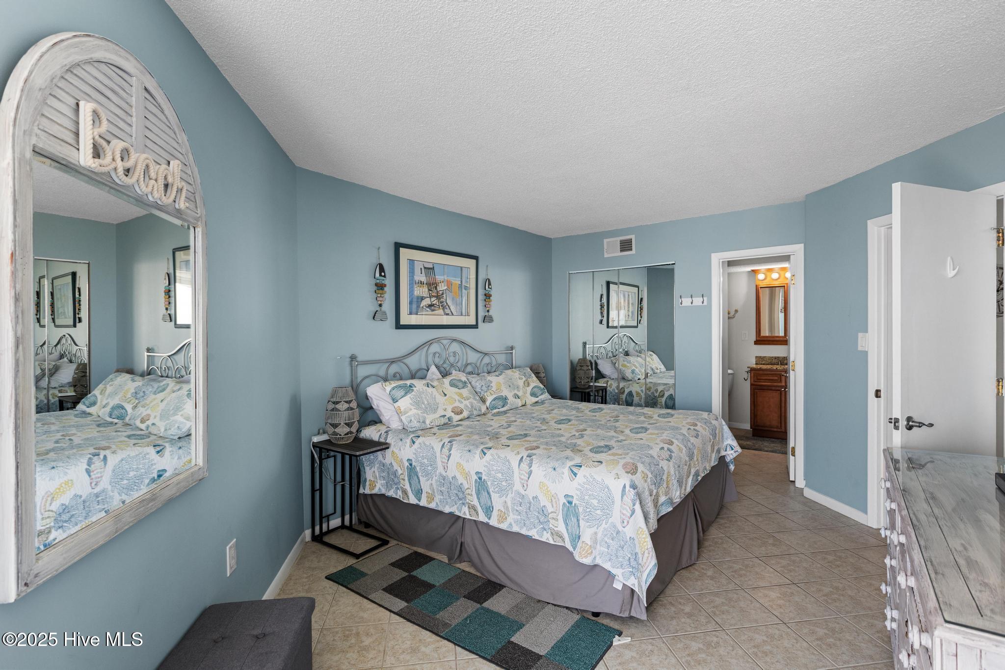 100515705 | Photo 23