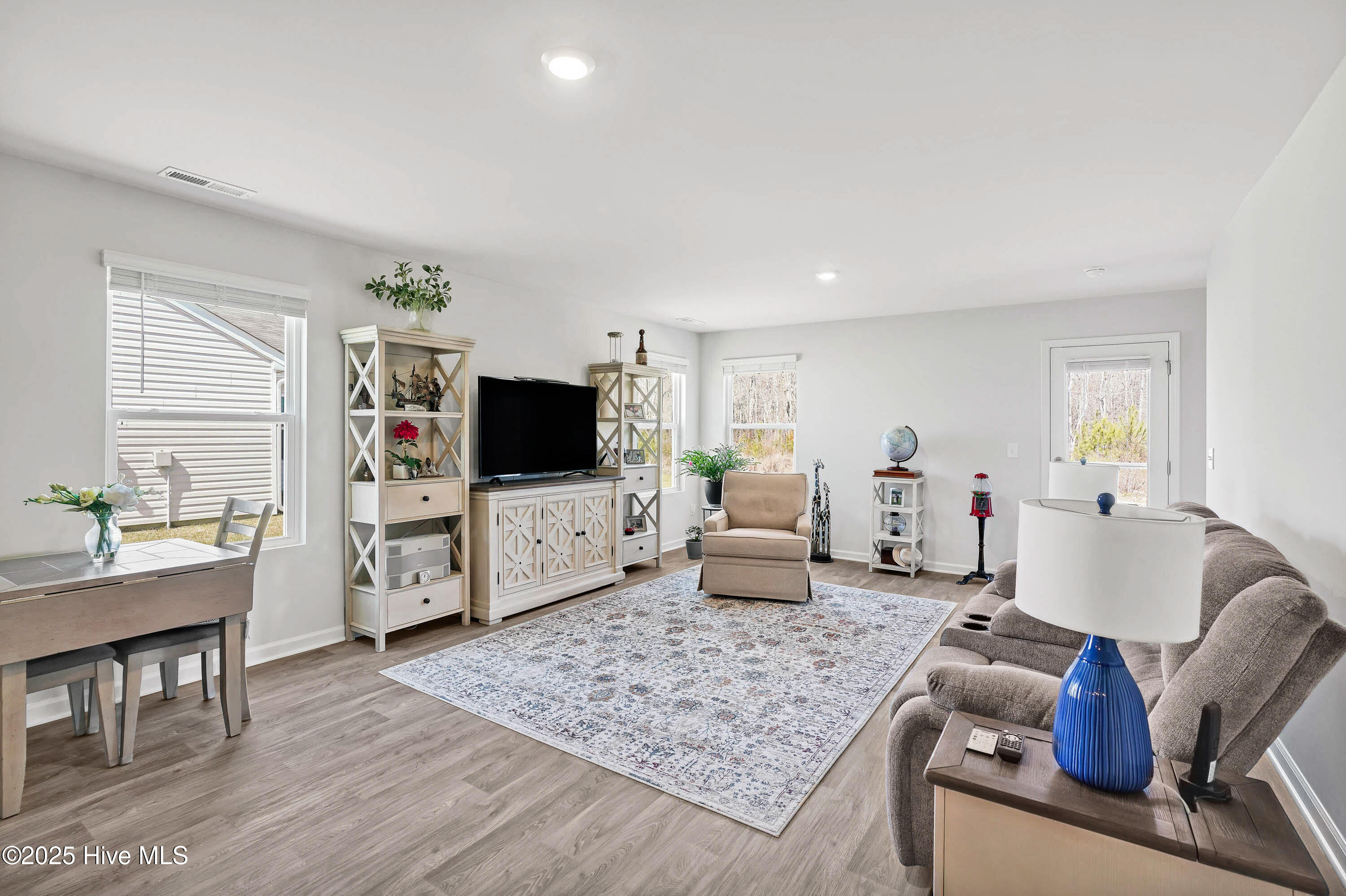 100557853 | Photo 13