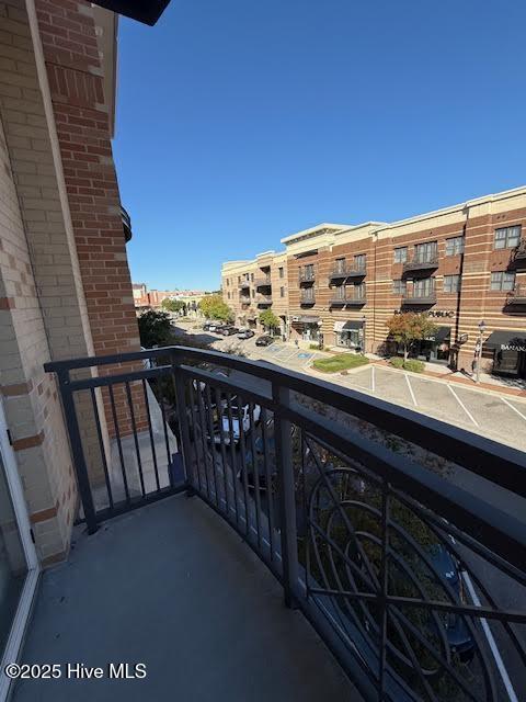 100537767 | Photo 36