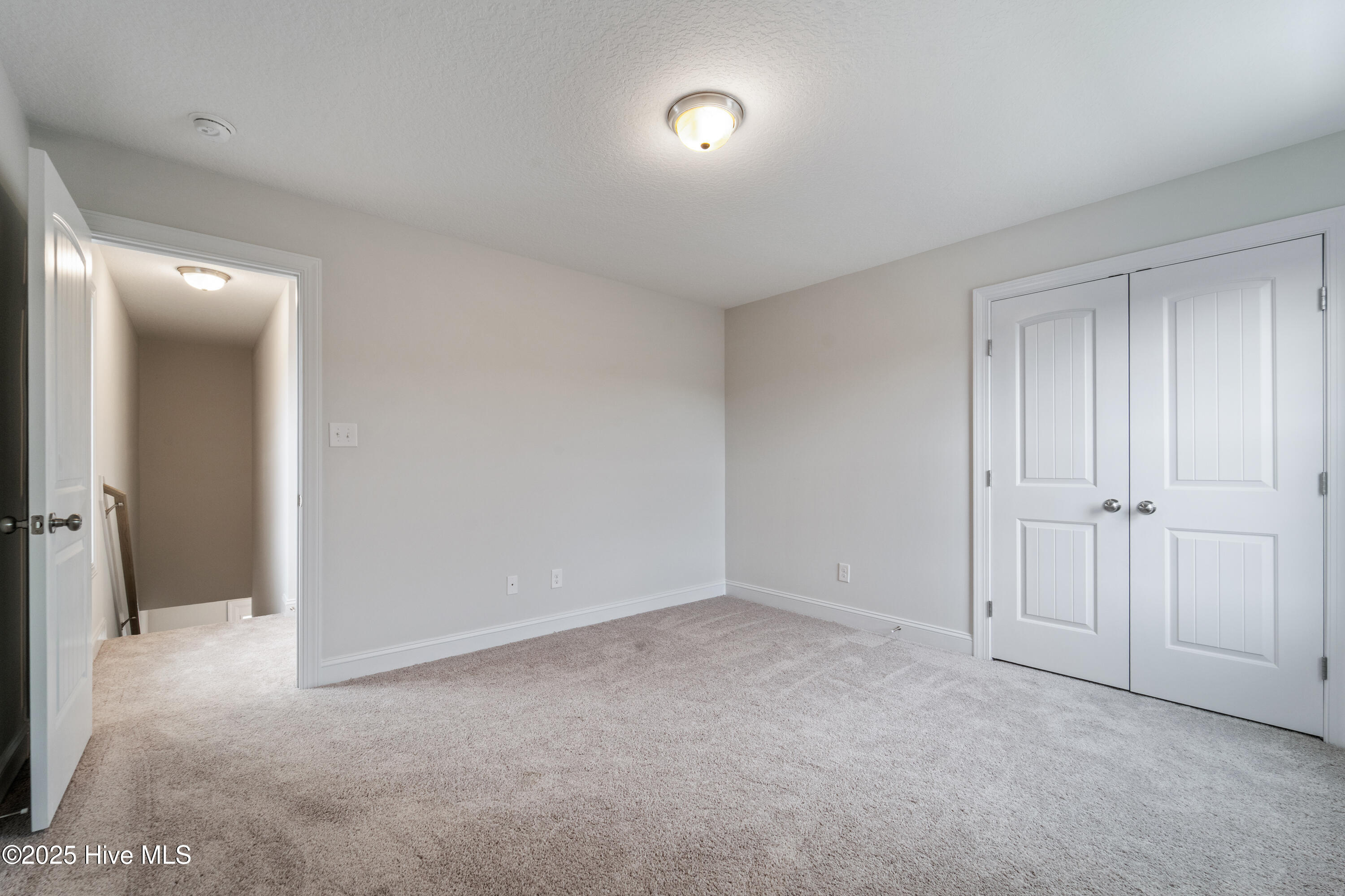 100502938 | Photo 23