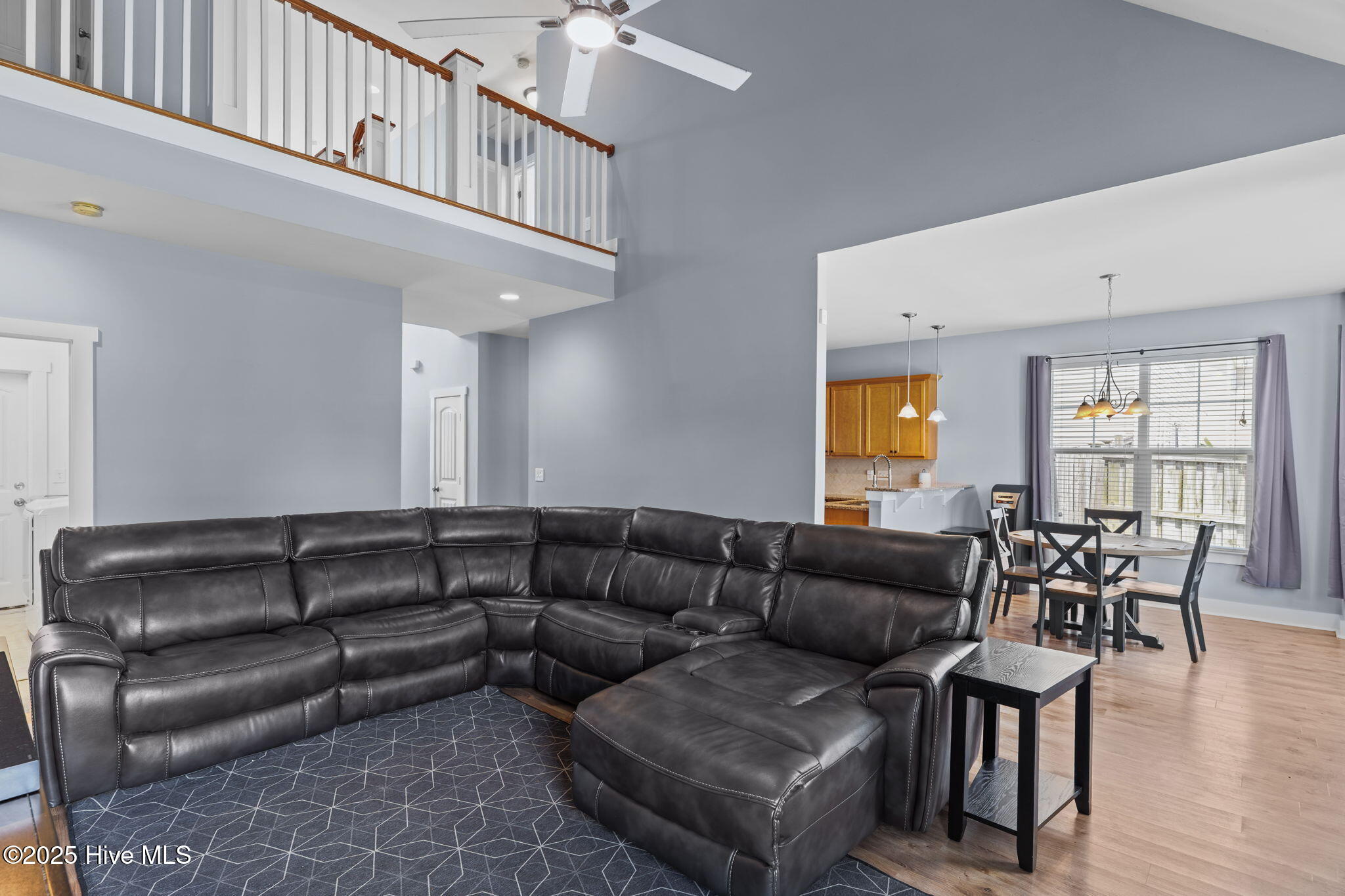 100550078 | Photo 34