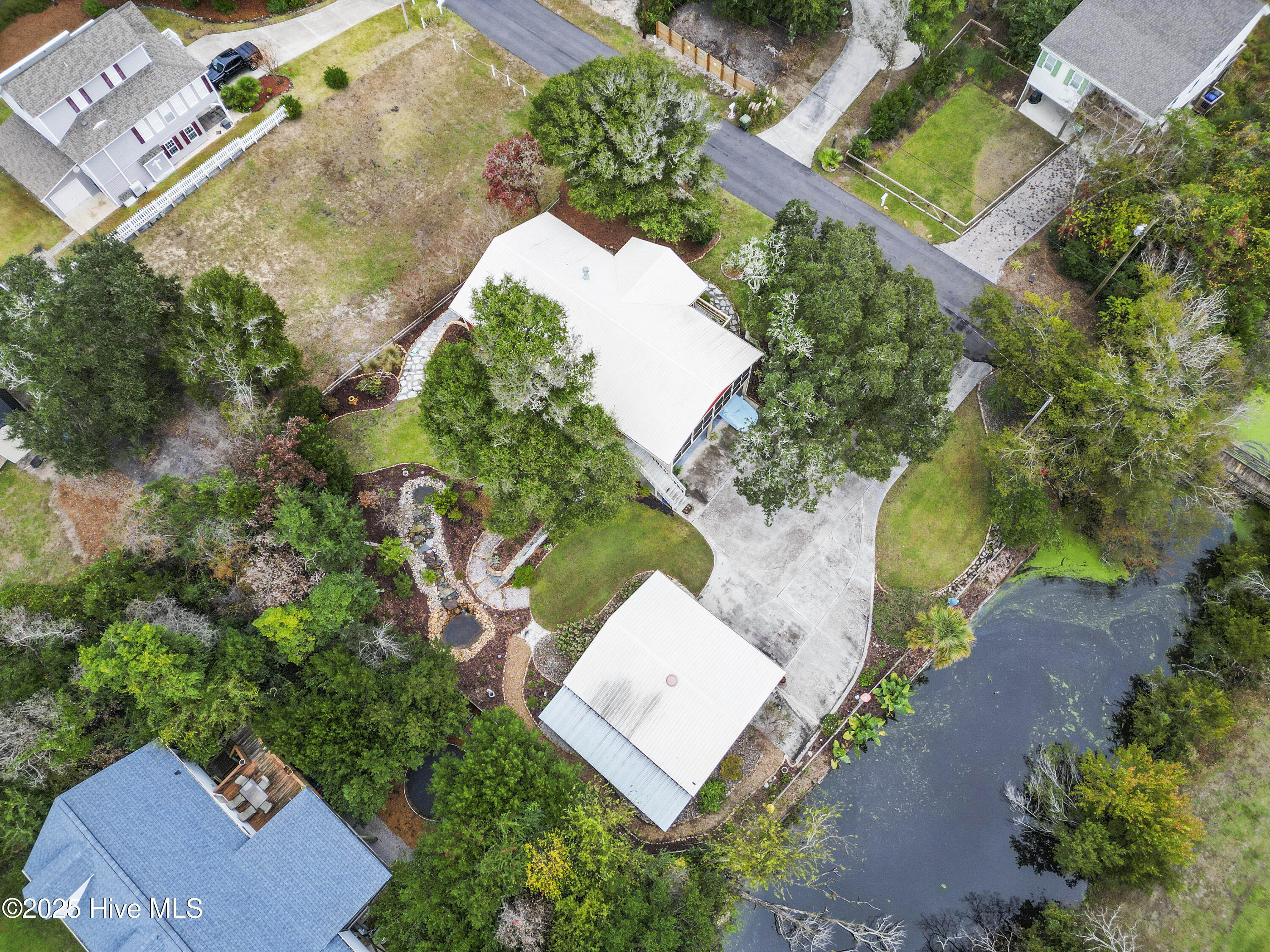 100540990 | Photo 95