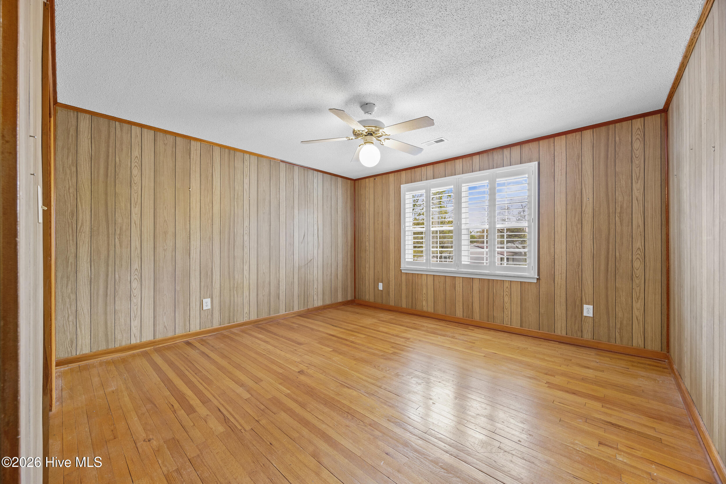 100564619 | Photo 27