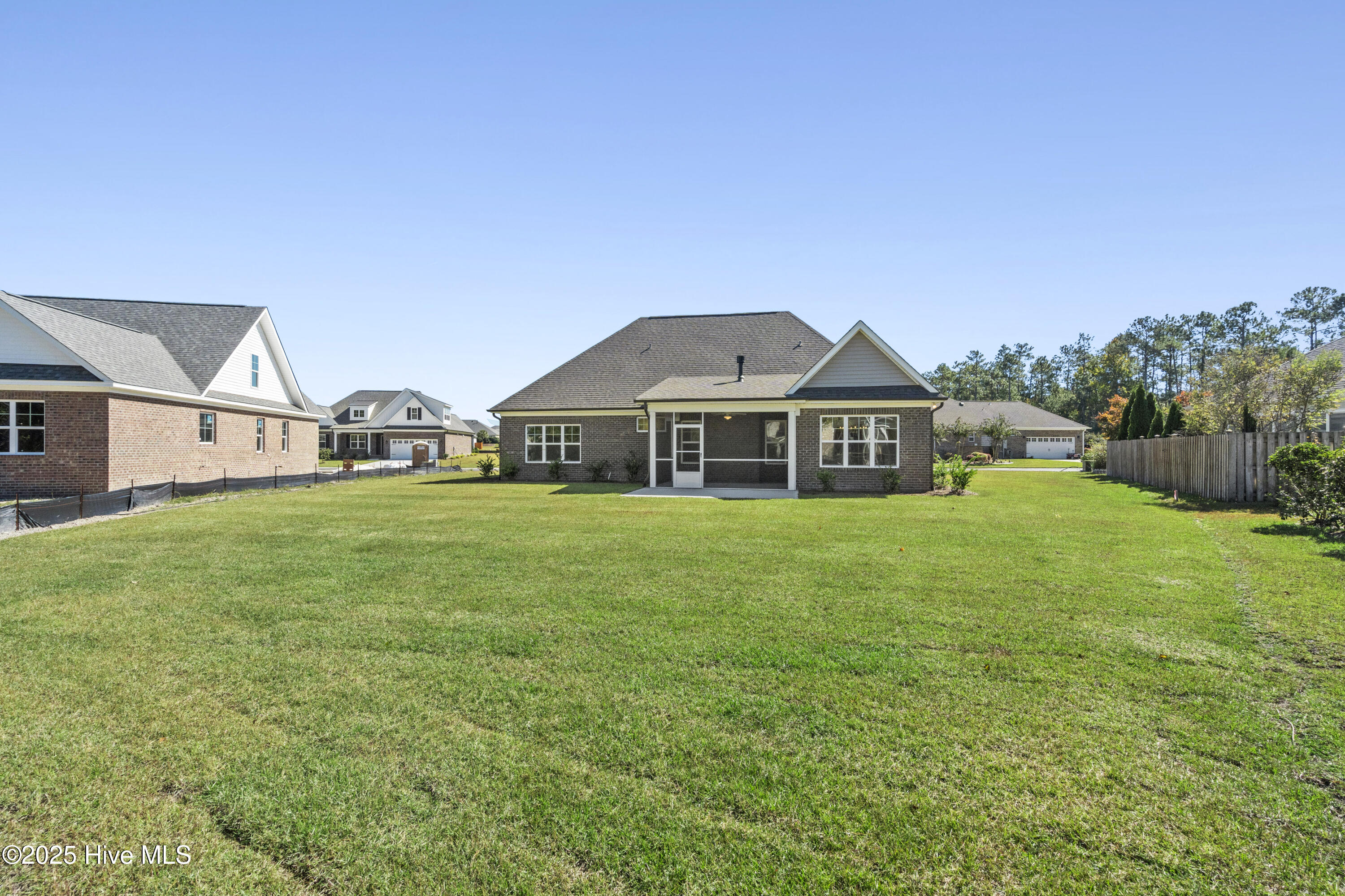 100515288 | Photo 47