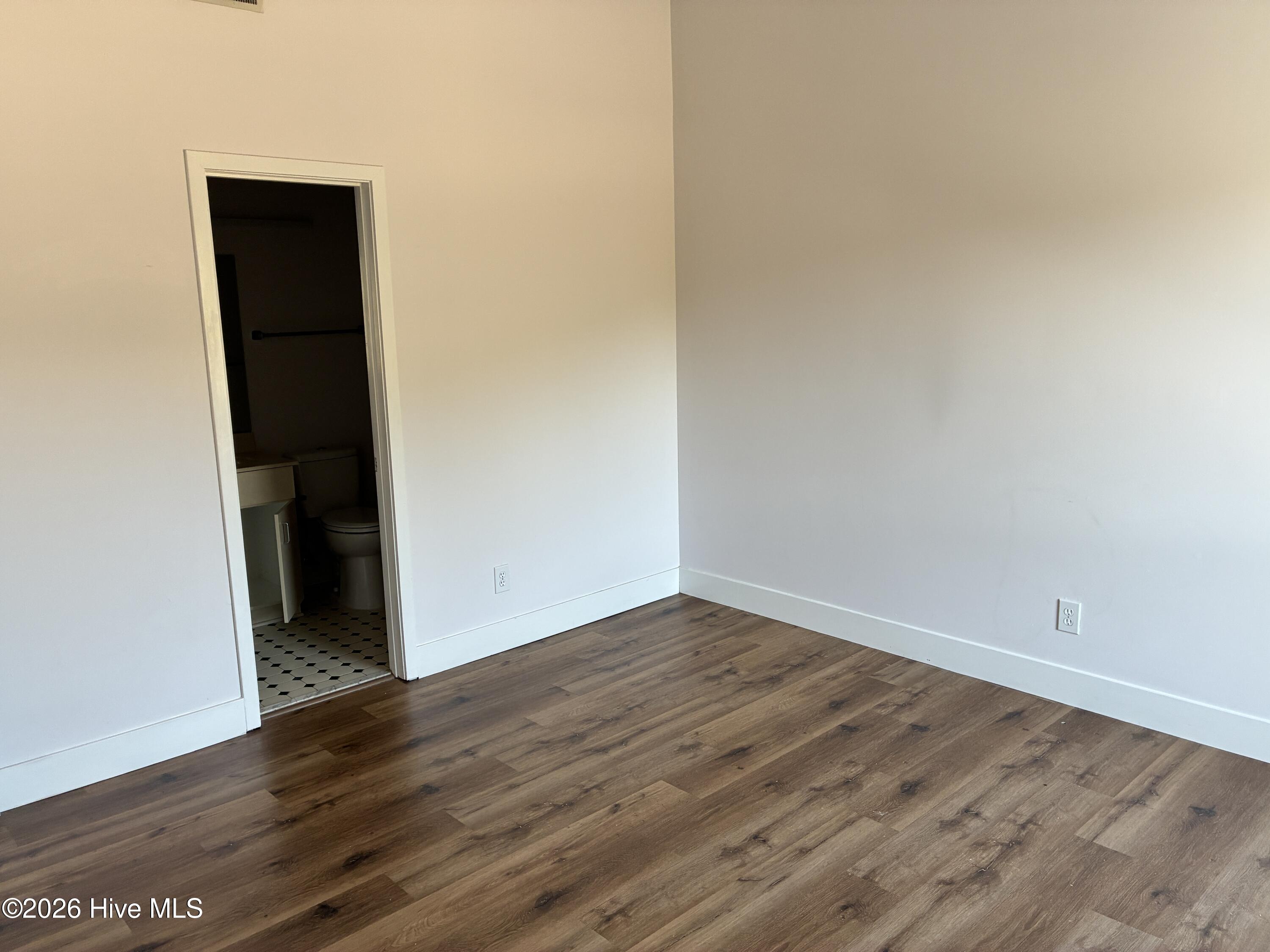 100554273 | Photo 12