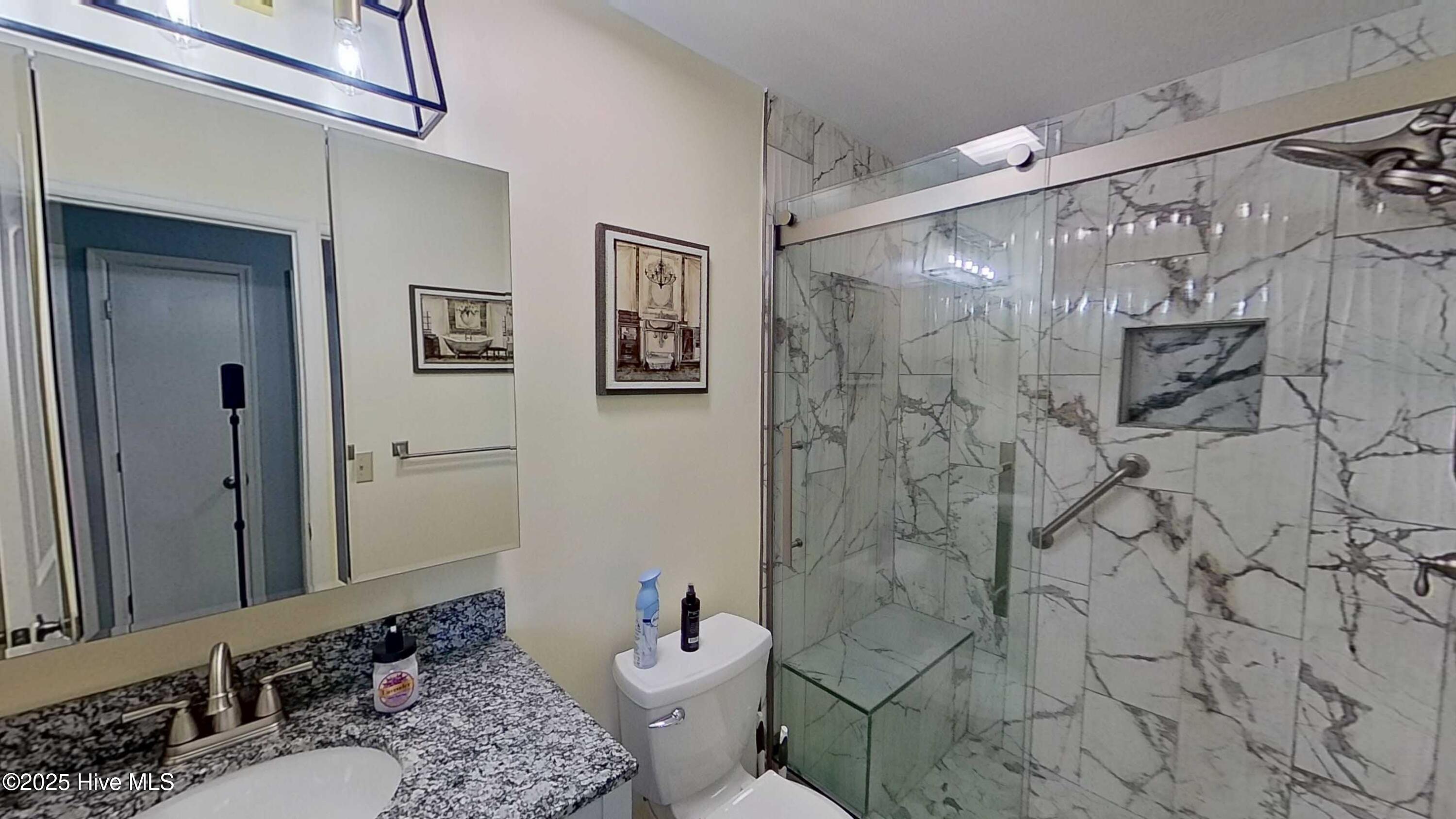 100520578 | Photo 21