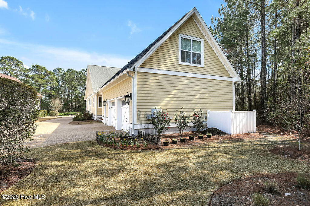 100548295 | Photo 52