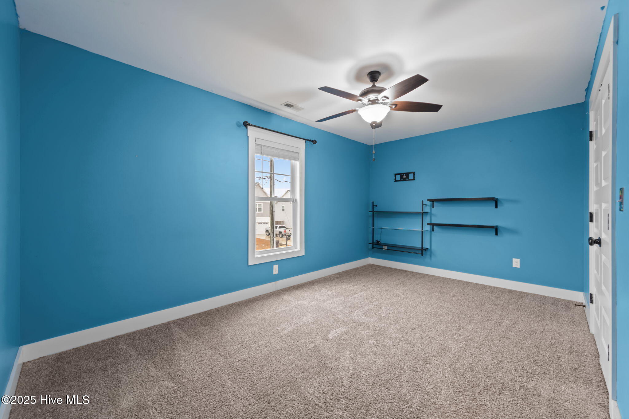 100544347 | Photo 33