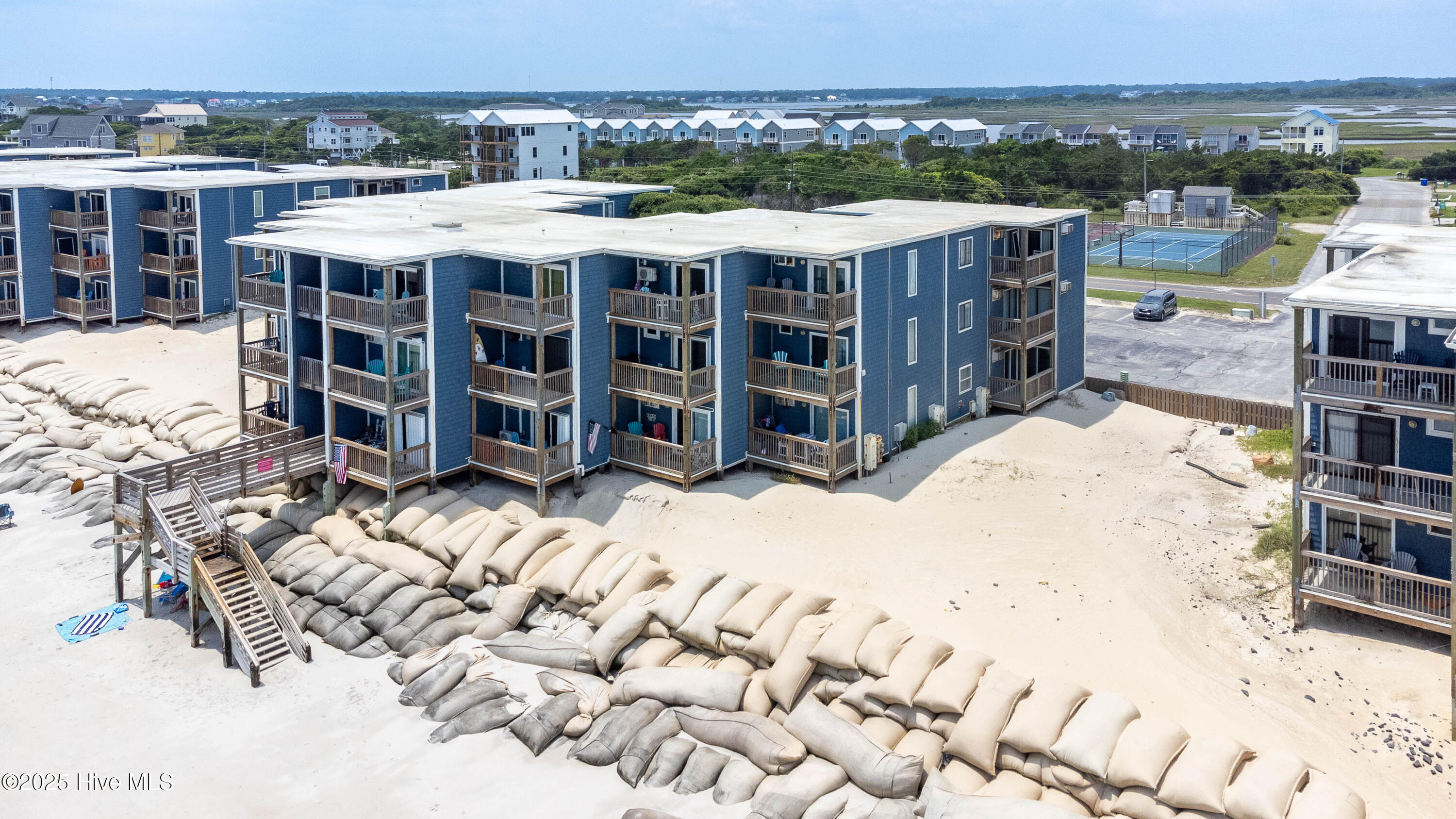 100553651 | Photo 27