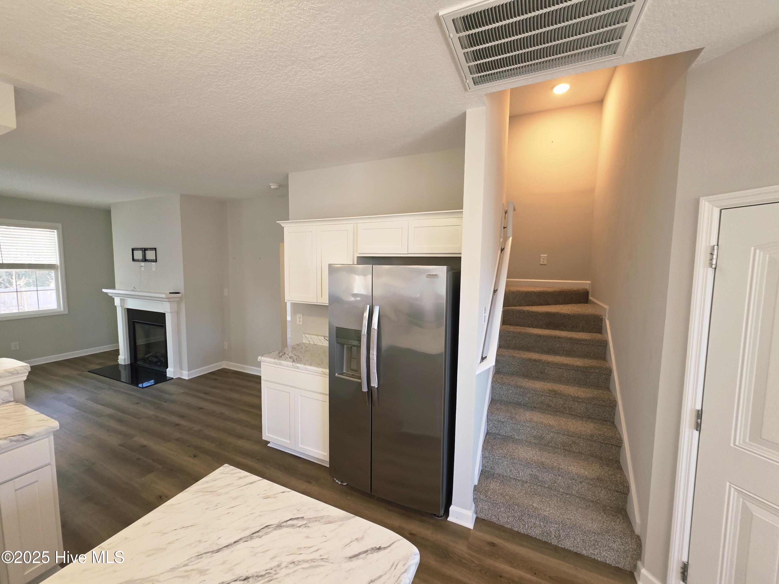 100545567 | Photo 13