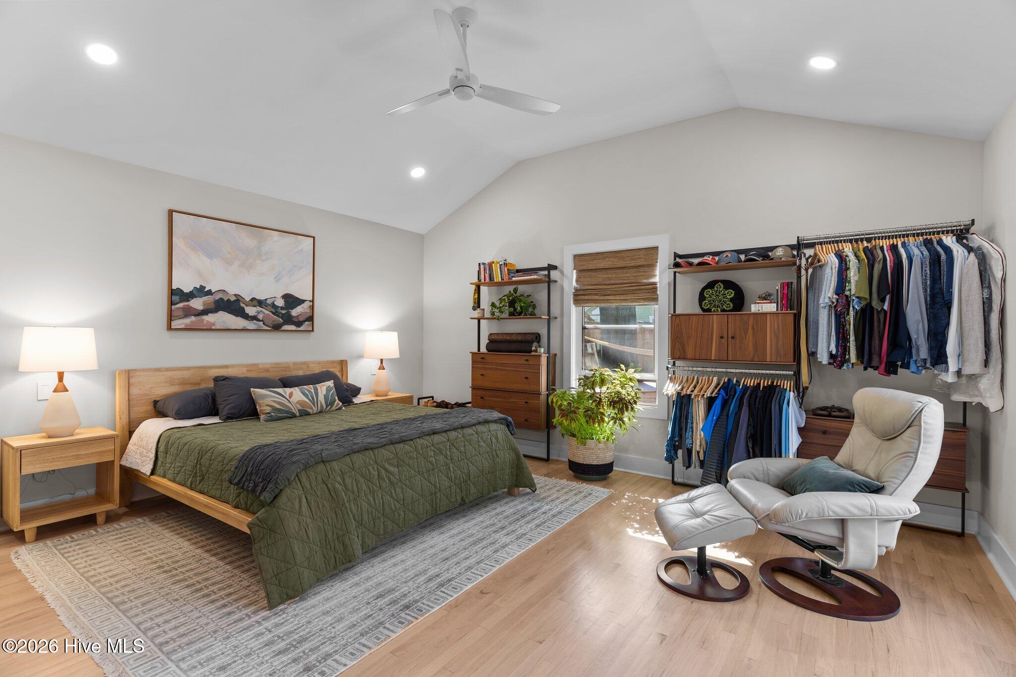 100557813 | Photo 31