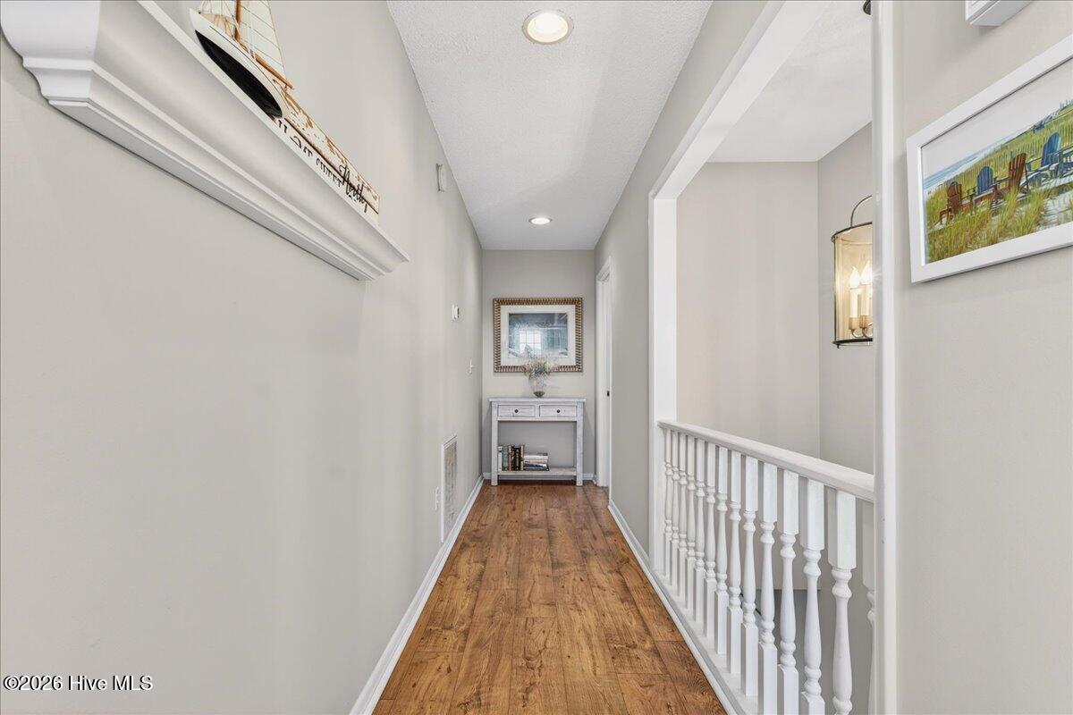 100549636 | Photo 44