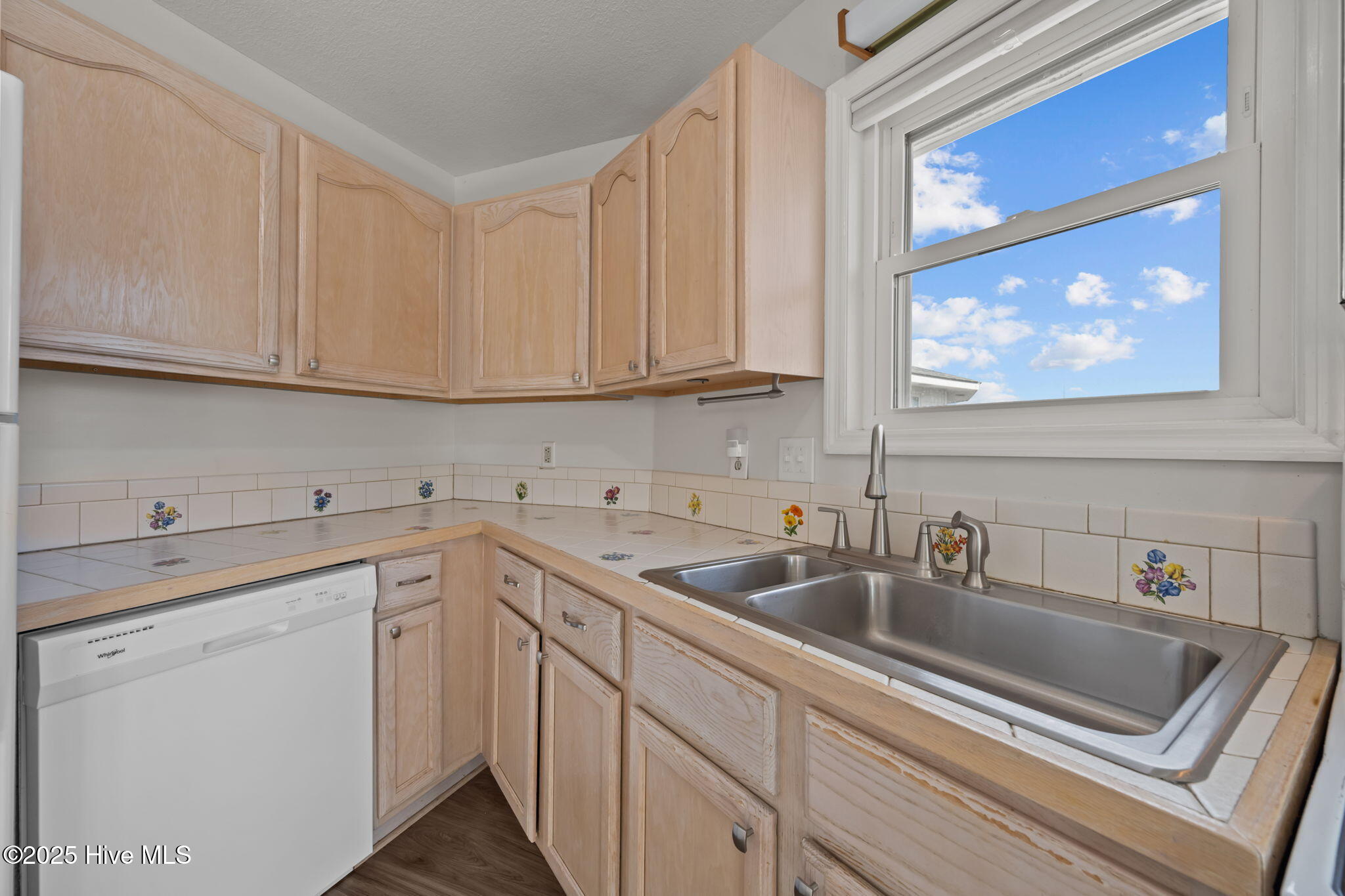 100543608 | Photo 13