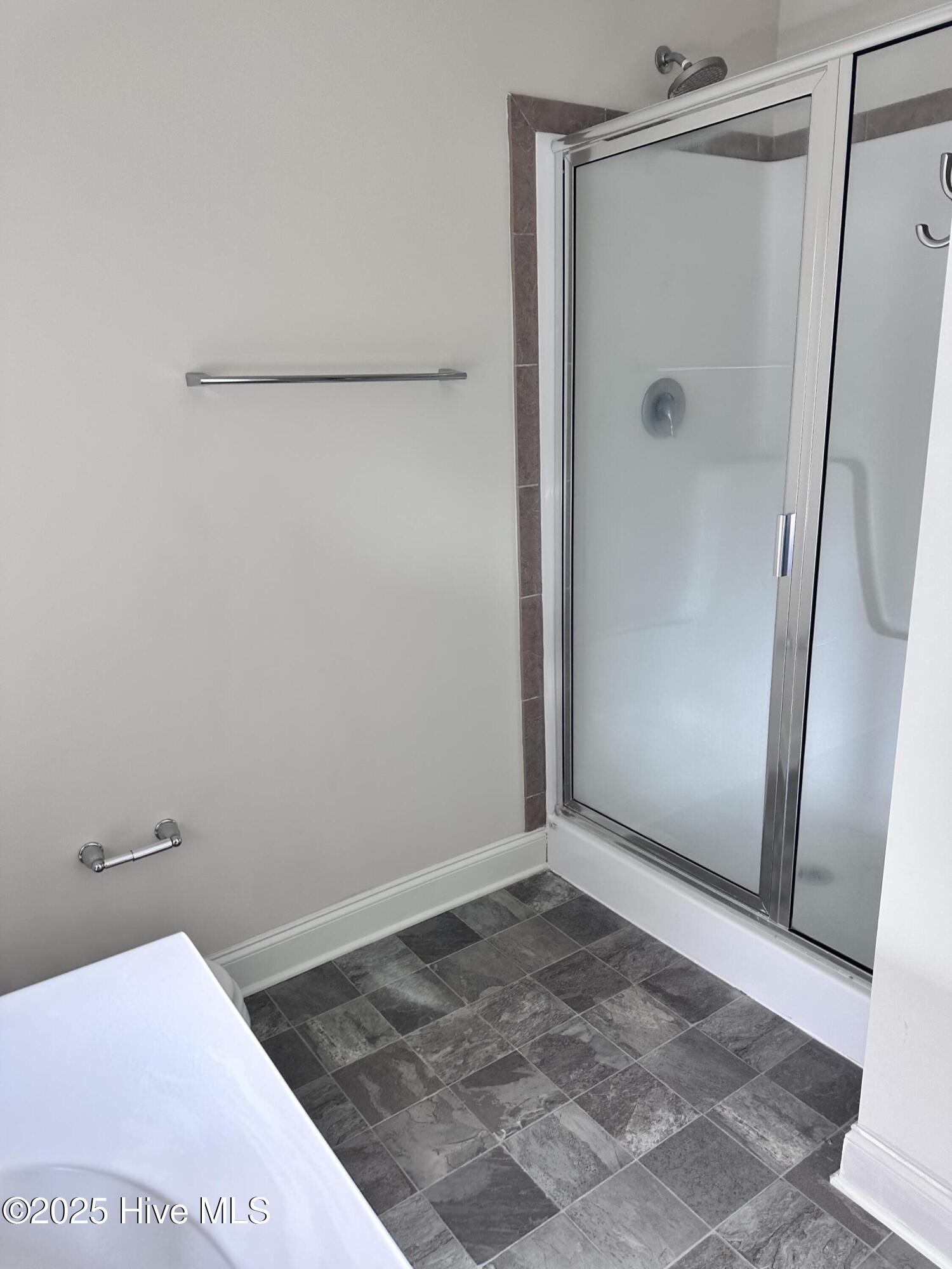 100545722 | Photo 18