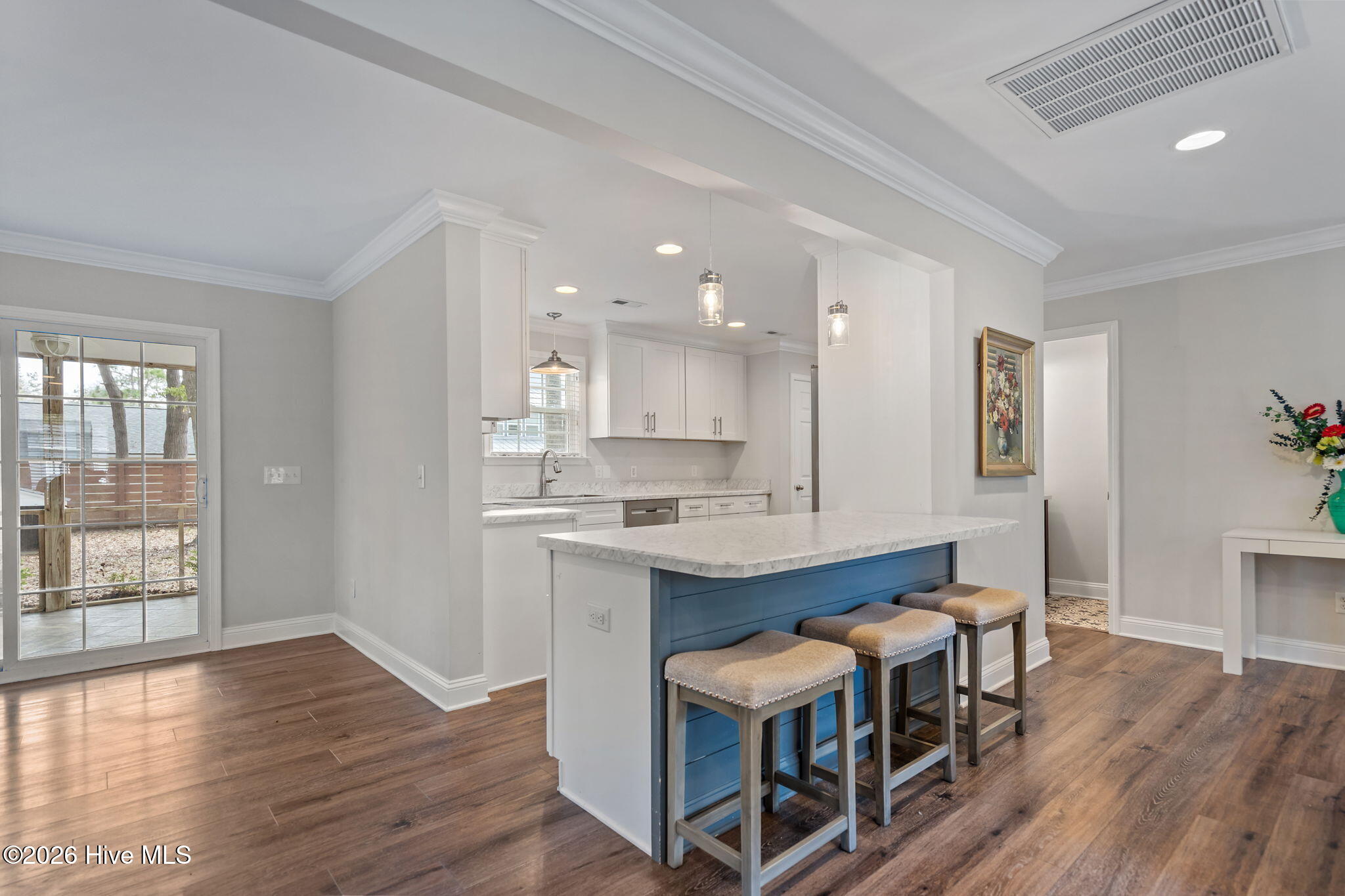 100558103 | Photo 20