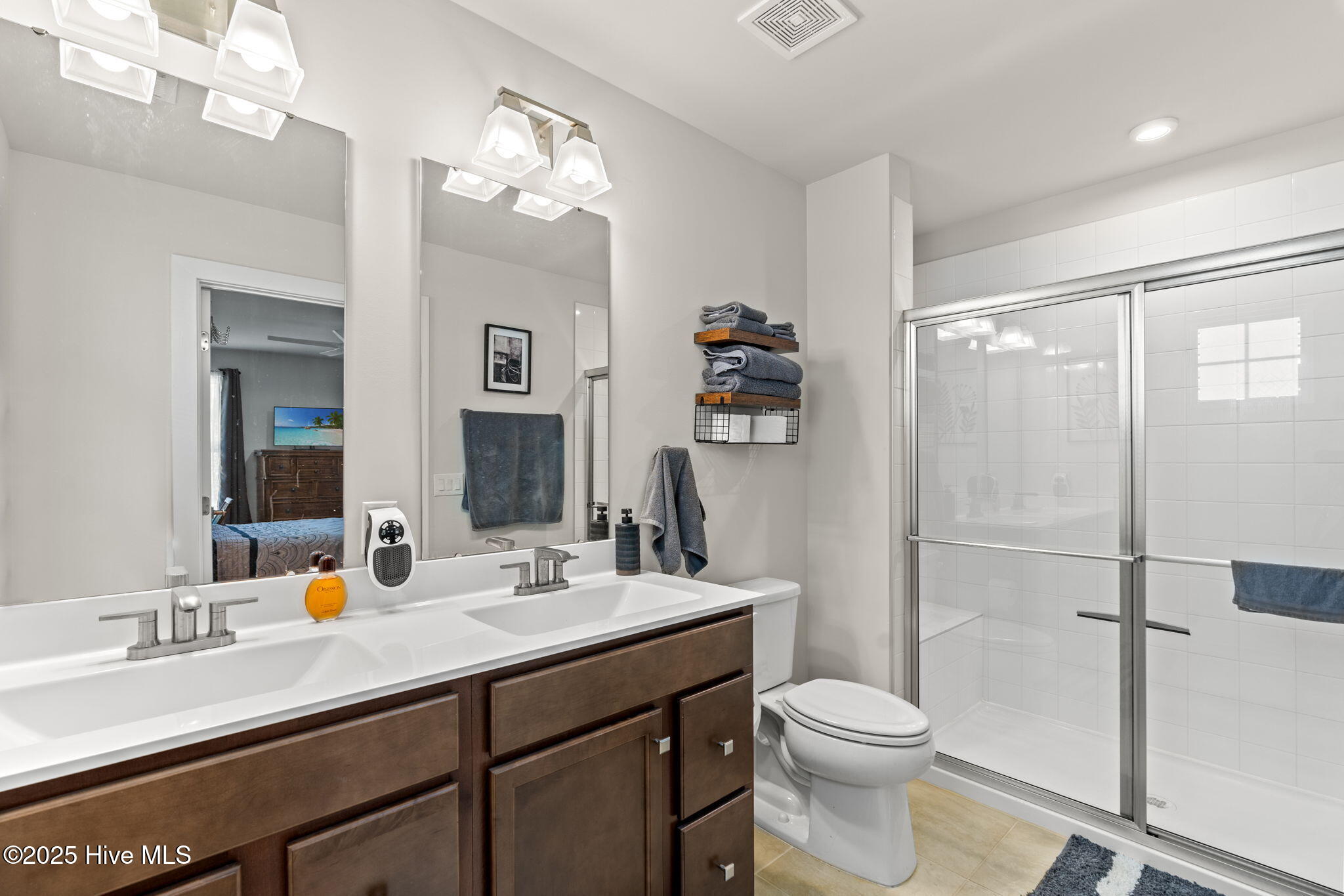 100537492 | Photo 12