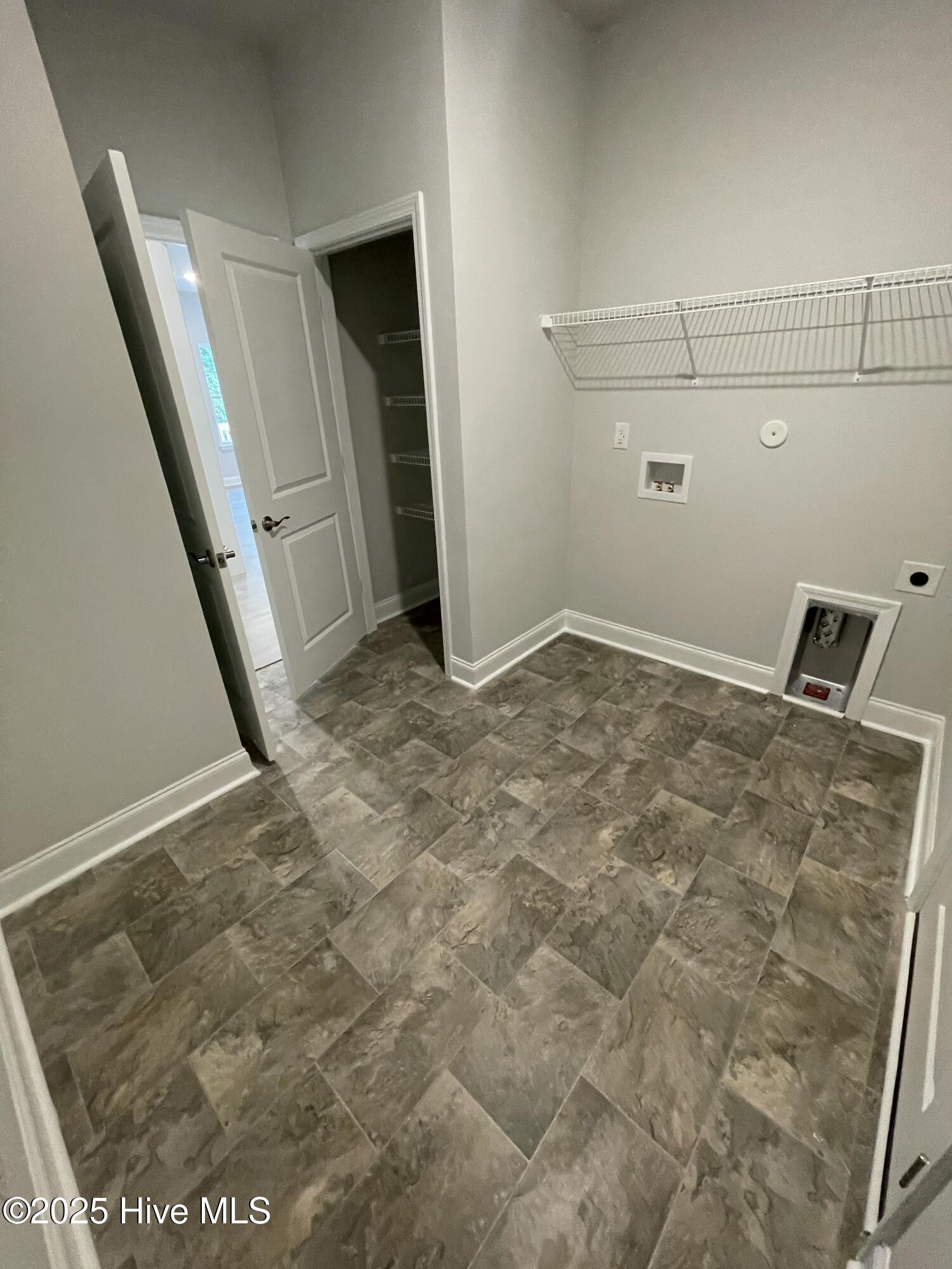 100514580 | Photo 30