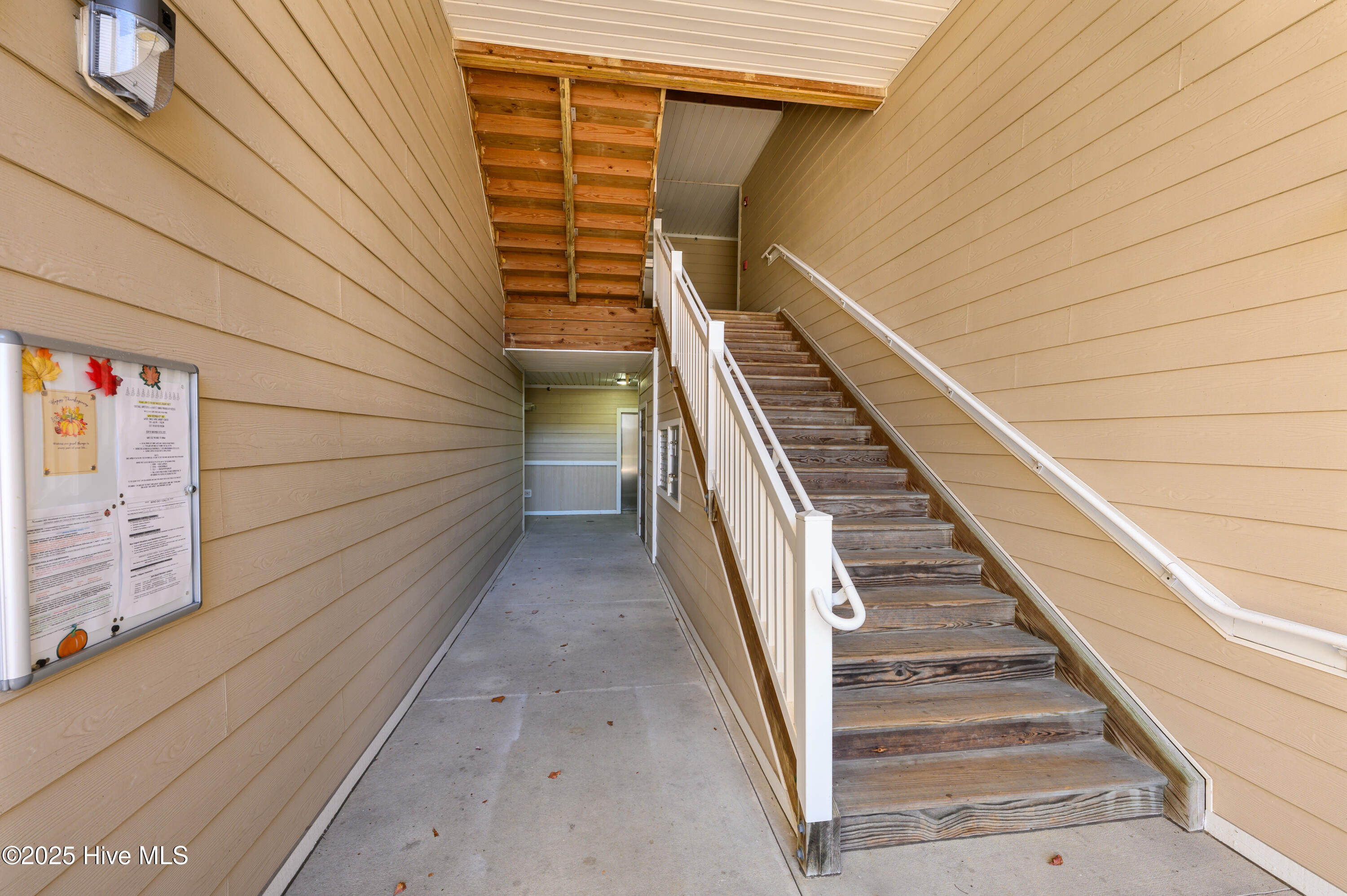 100542495 | Photo 27