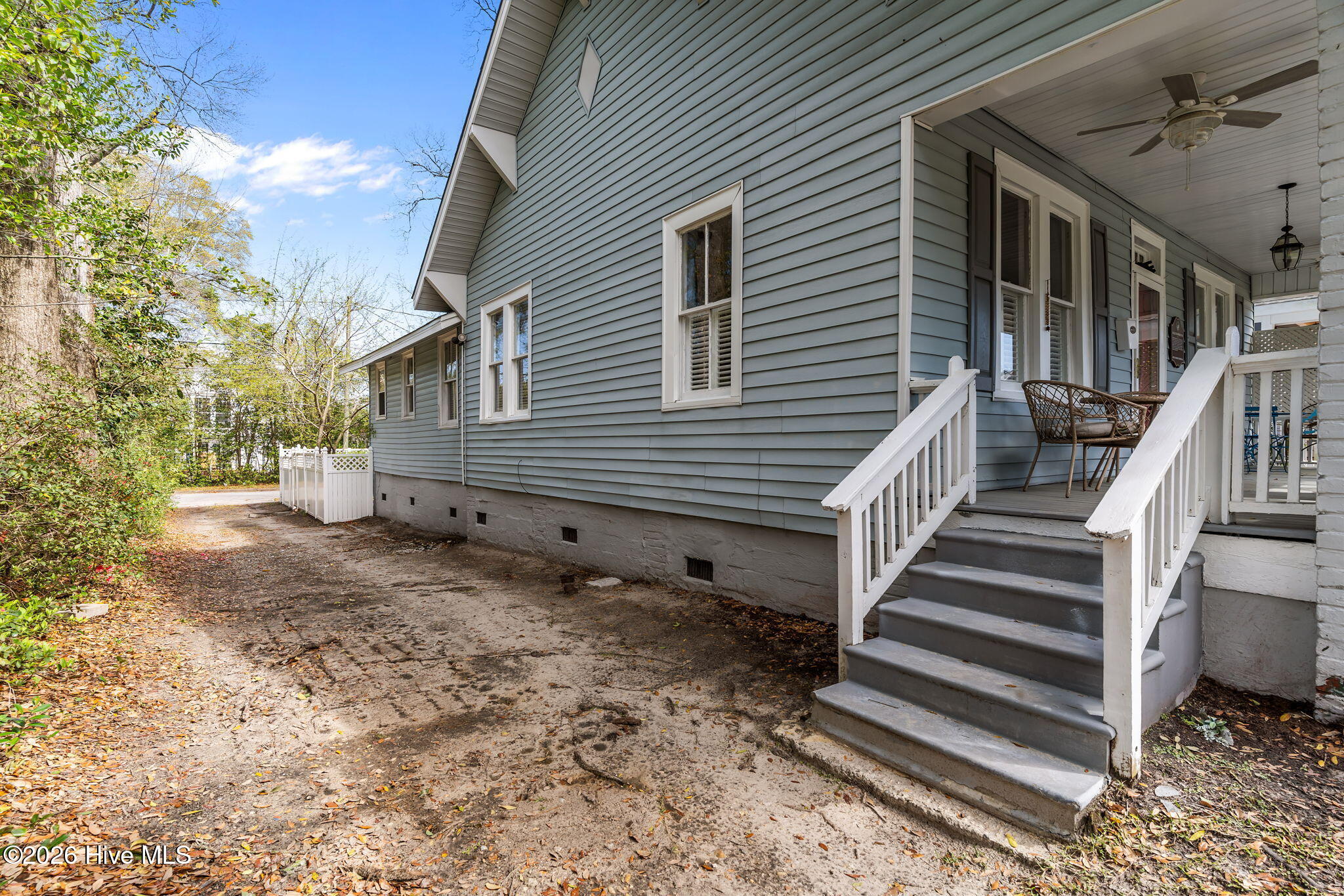 100561310 | Photo 38