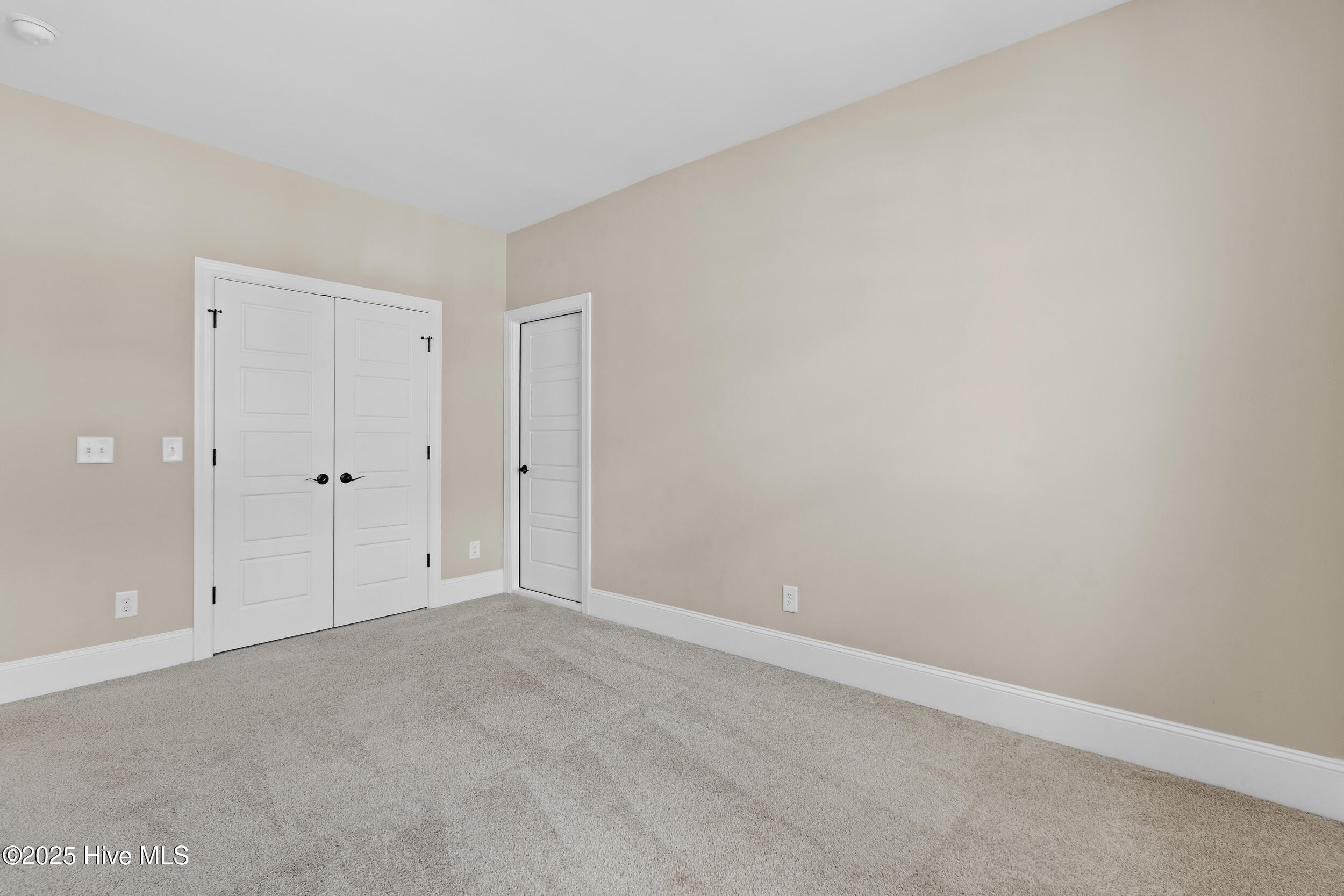 100528109 | Photo 38