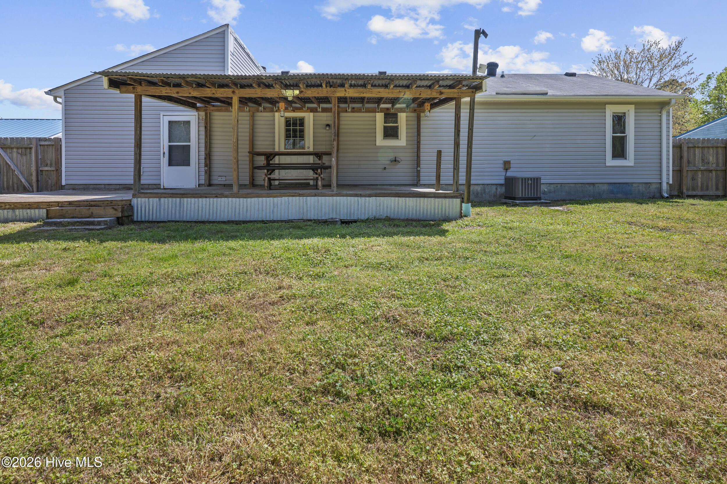 100564670 | Photo 29