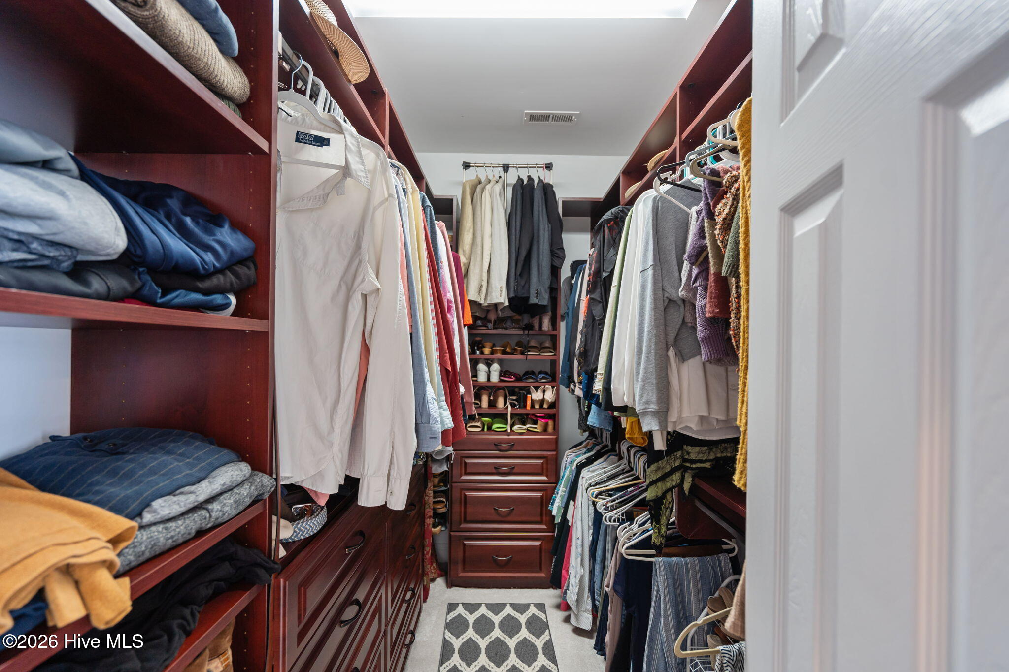 100562248 | Photo 31