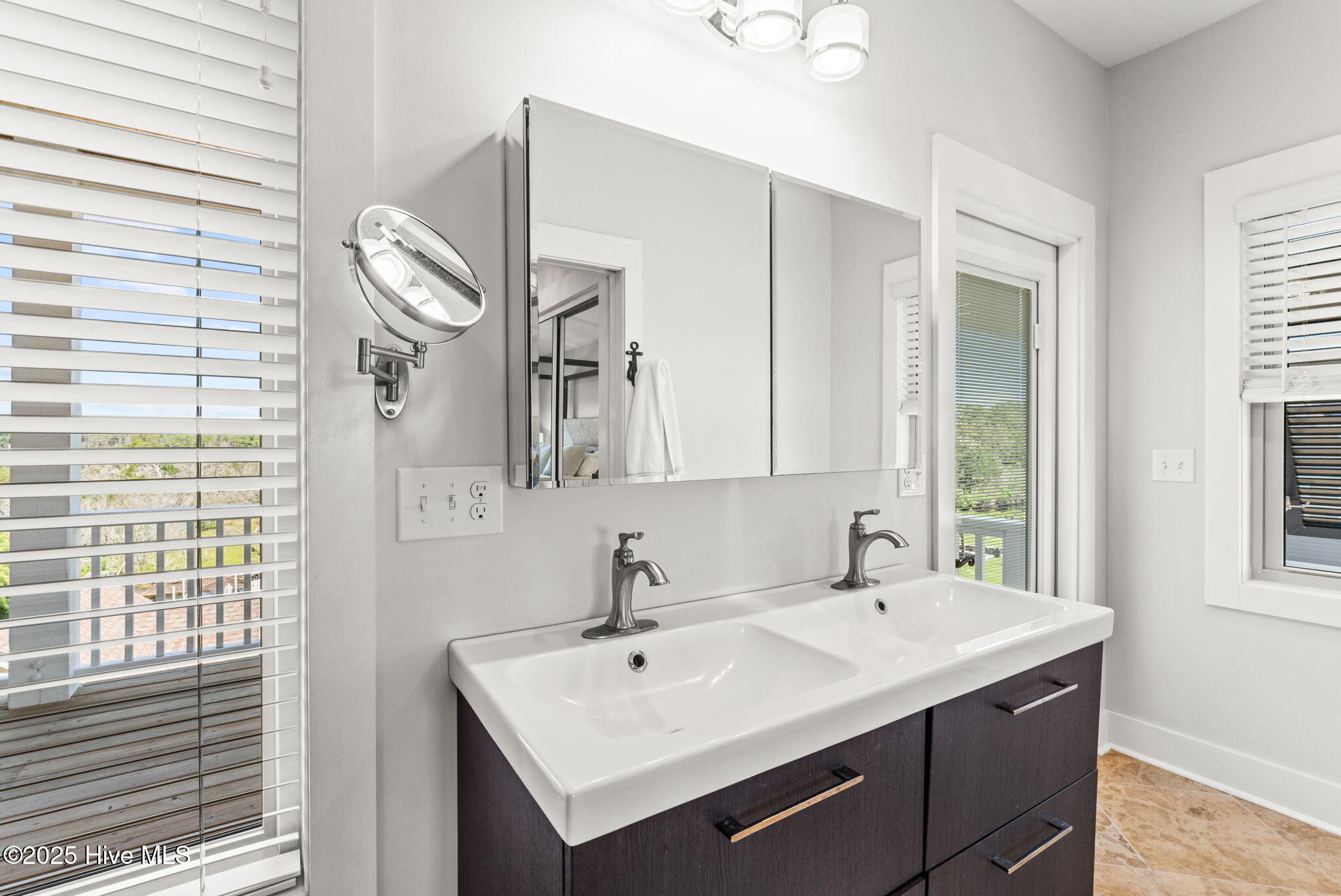 100514865 | Photo 21