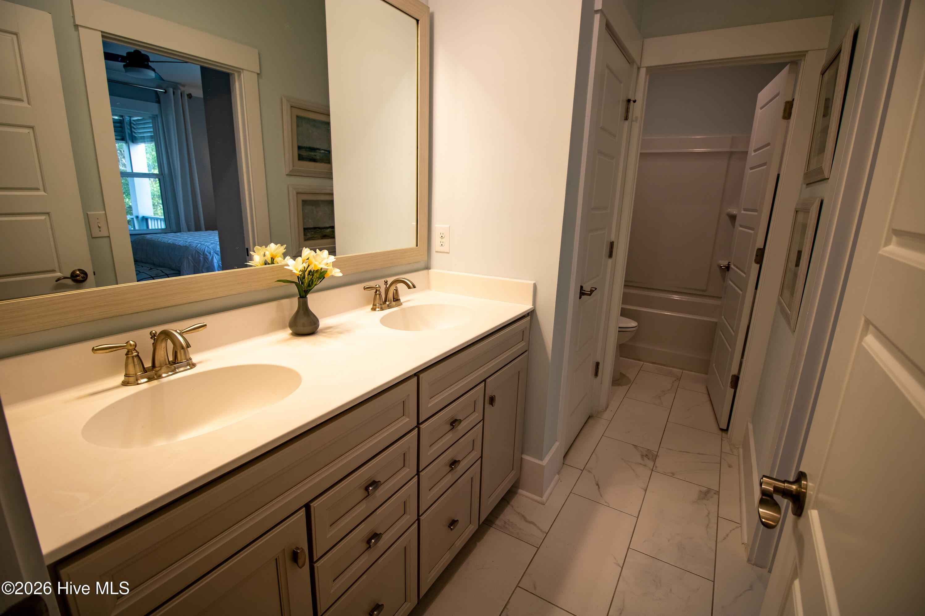 100552497 | Photo 37