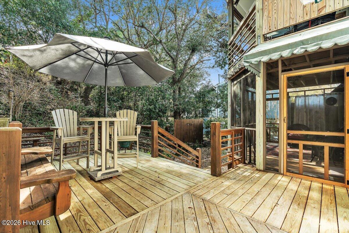 100561735 | Photo 45