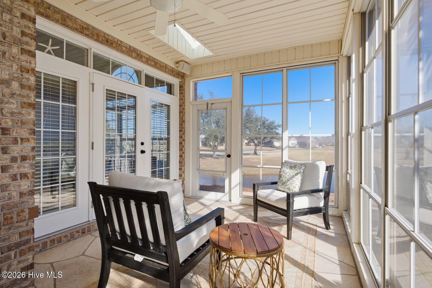 100555099 | Photo 35