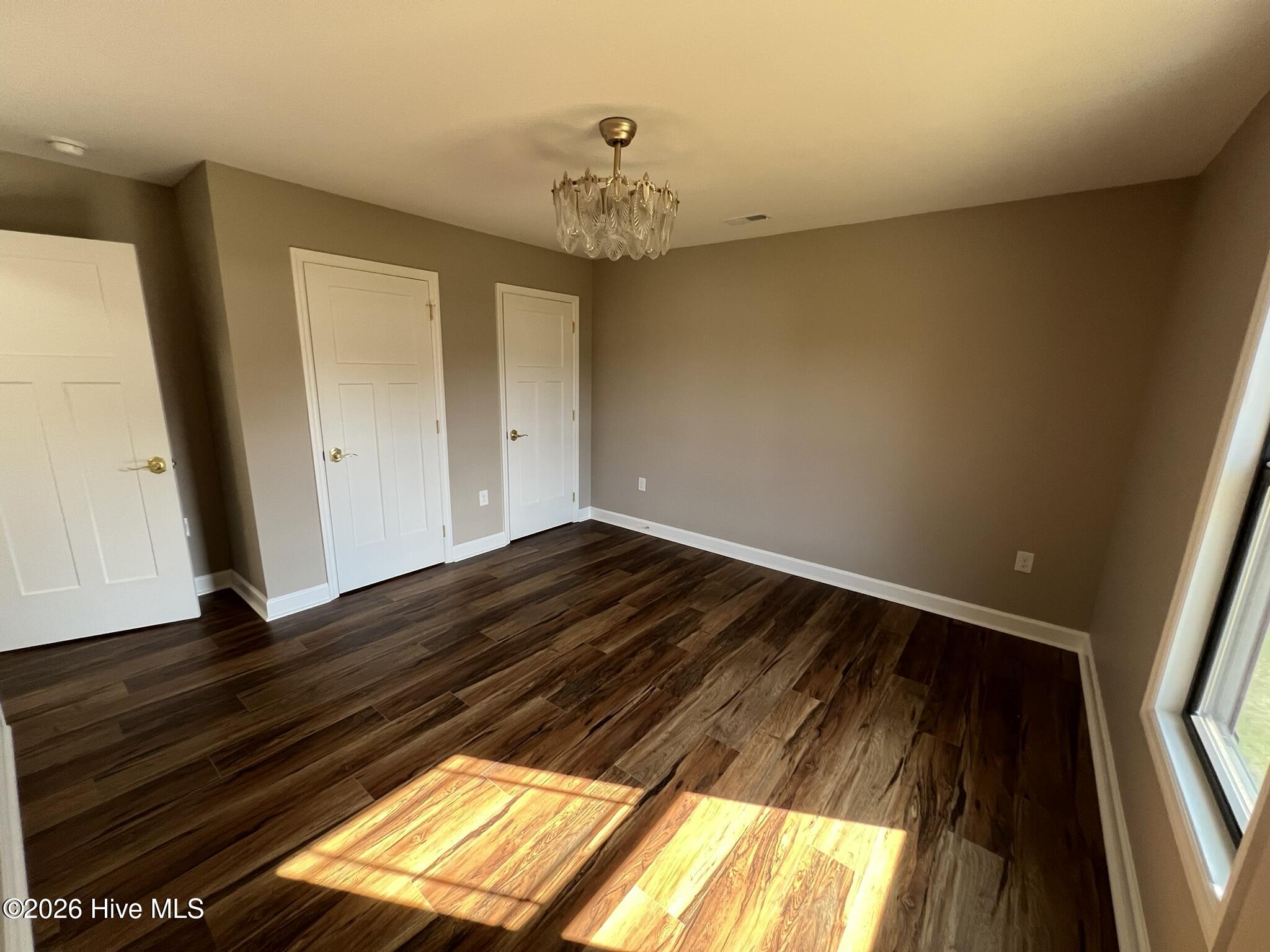 100569218 | Photo 15