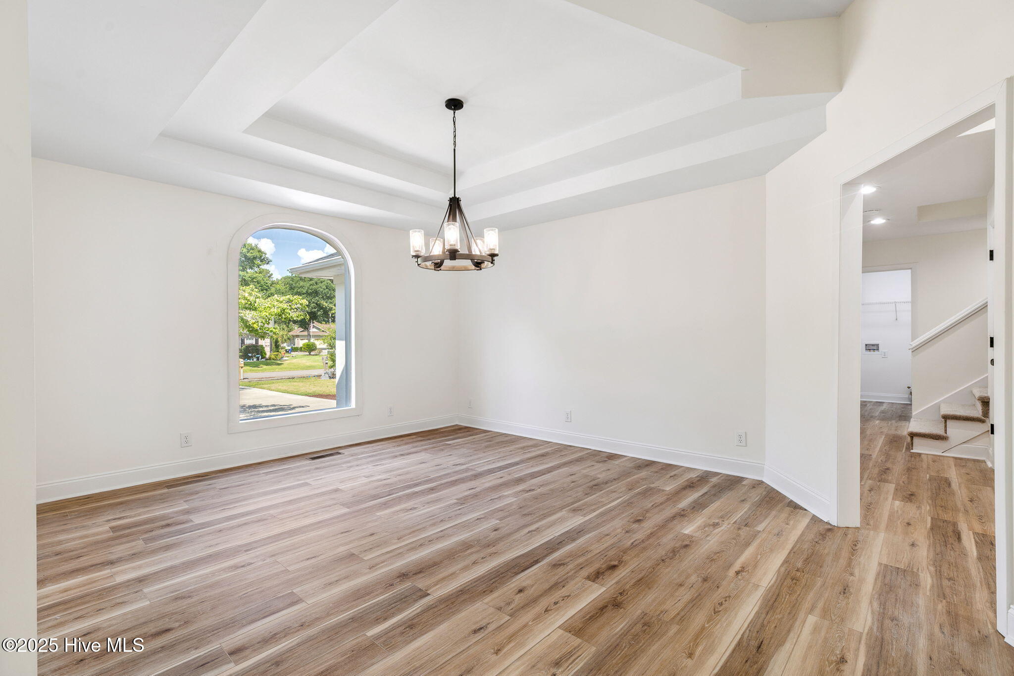 100517778 | Photo 11